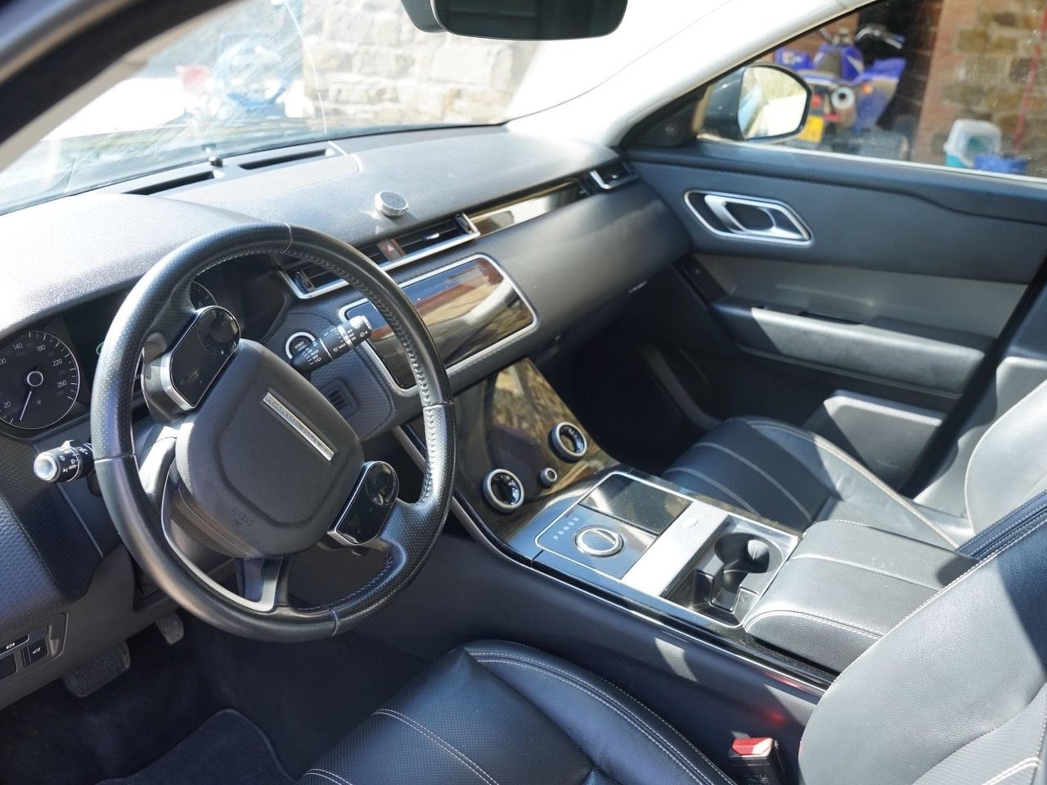 Land-Rover Range Rover Velar 2.0 250 R (2021) - Photo 3