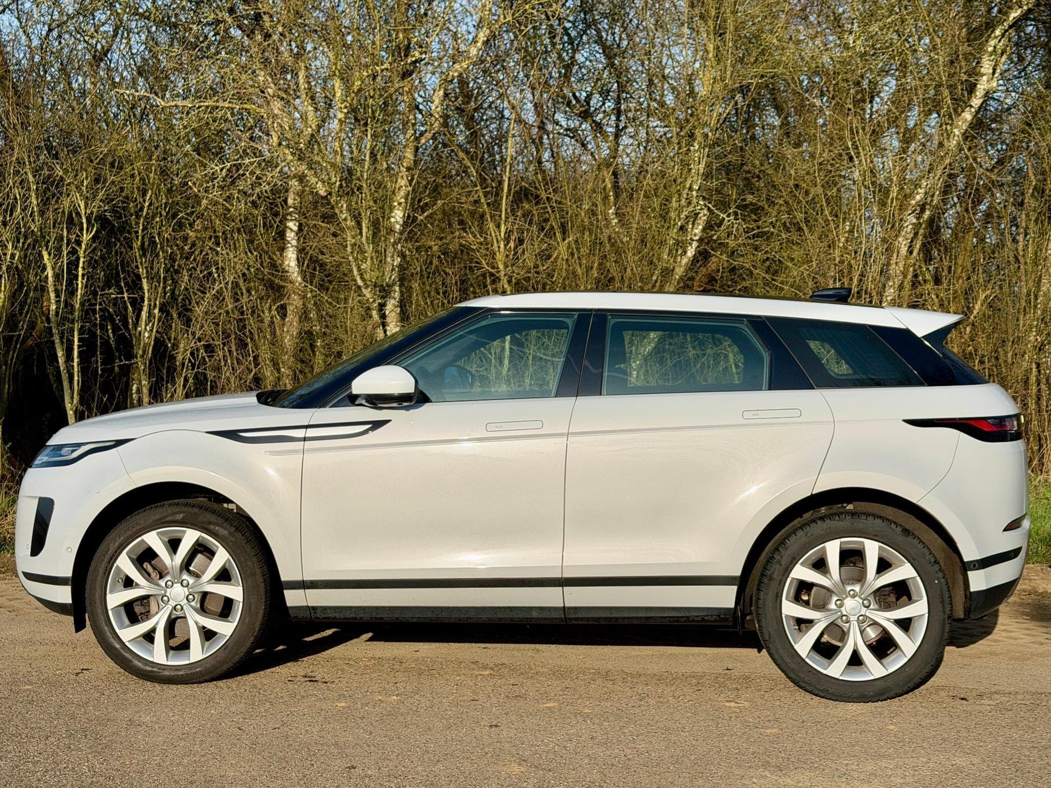 Land-Rover Range Rover Evoque D180 AWD SE (2019) - Photo 1