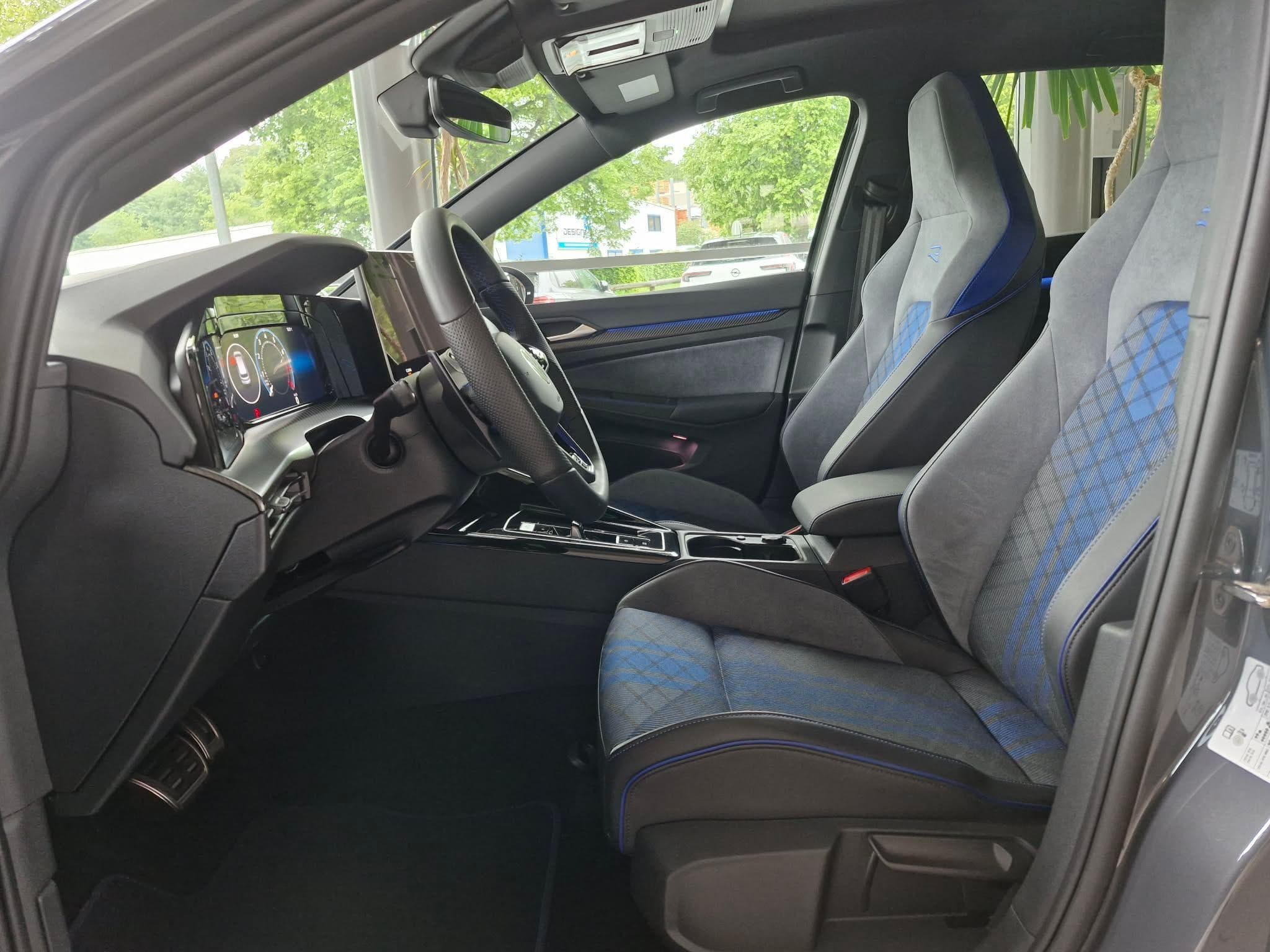 VW Golf R 333PS 4Motion (2024) - Photo 3