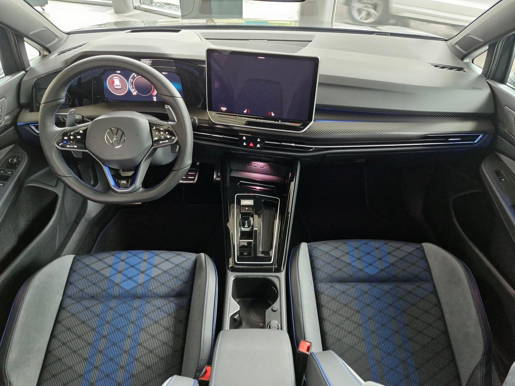 VW Golf R 333PS 4Motion (2024) - Photo 4