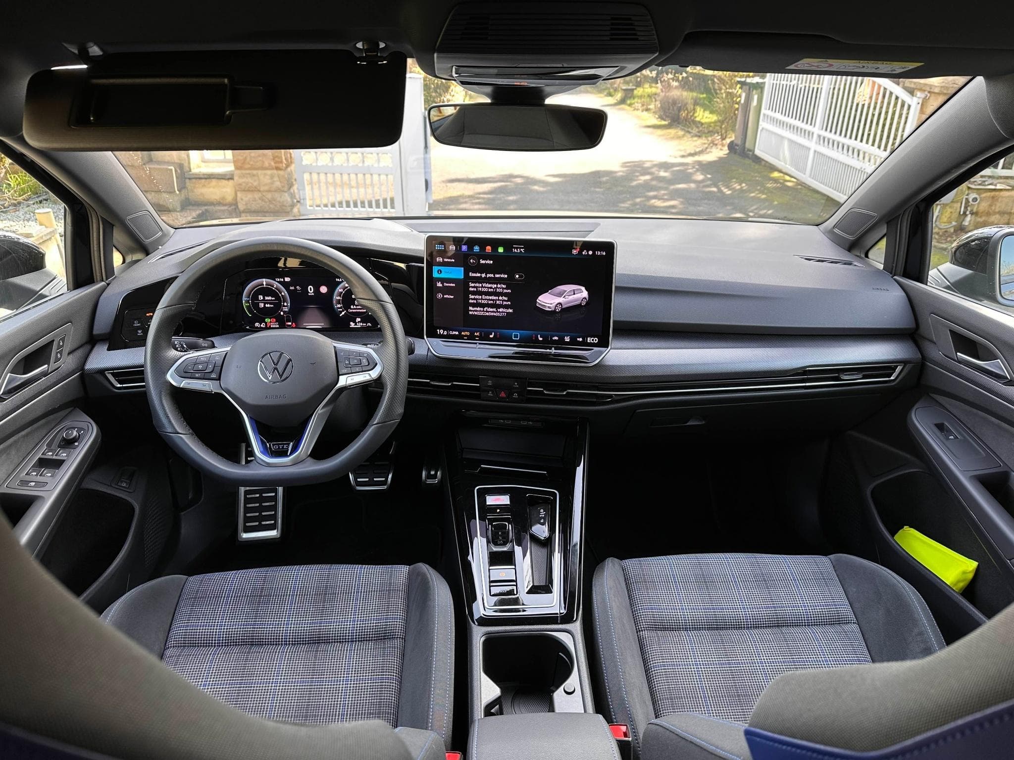 VW Golf Golf GTE 8 phase 2 272ch (2025) - Photo 9