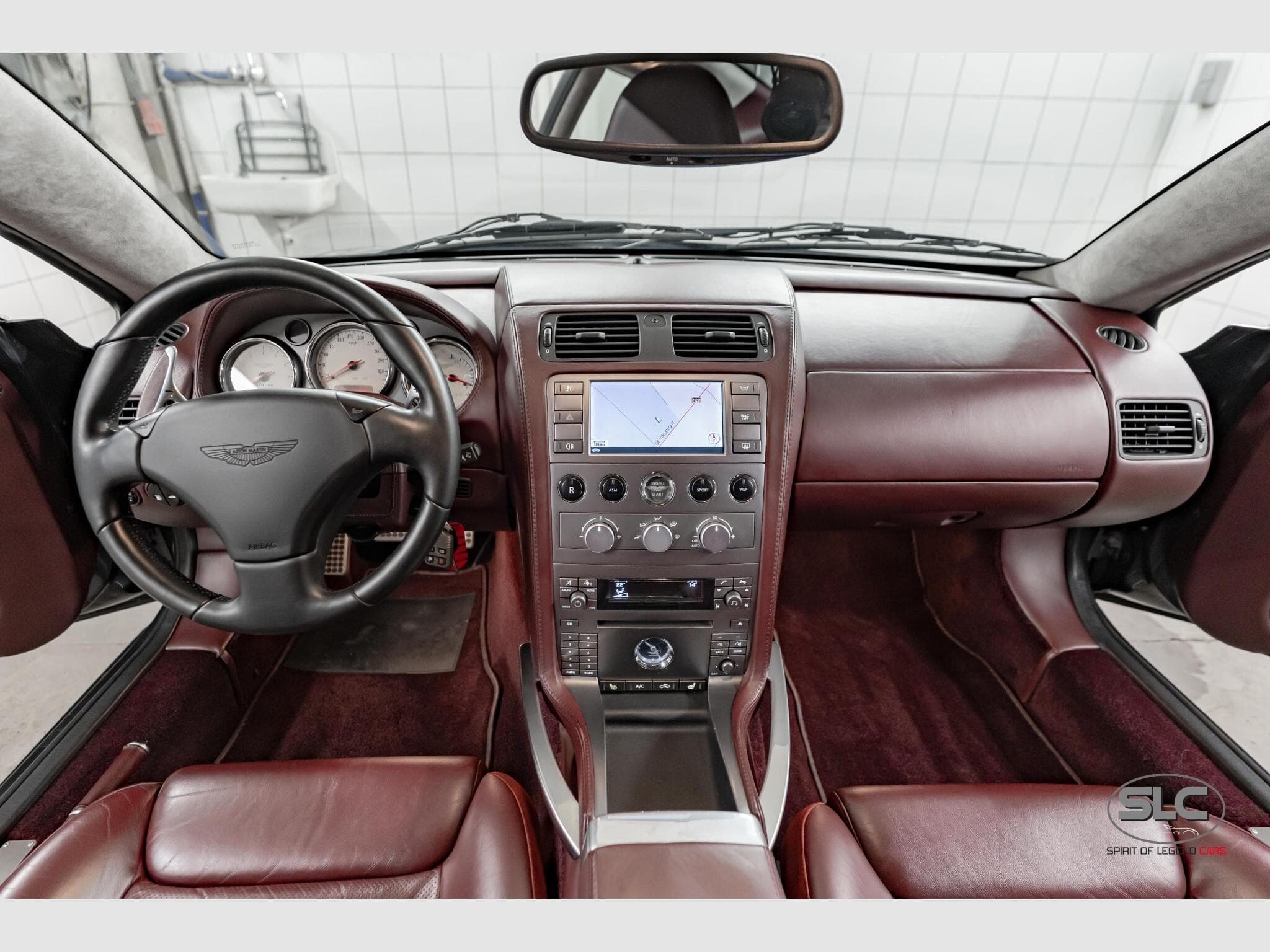 Aston-Martin Vanquish Vanquish S 528HP (2027) - Photo 5