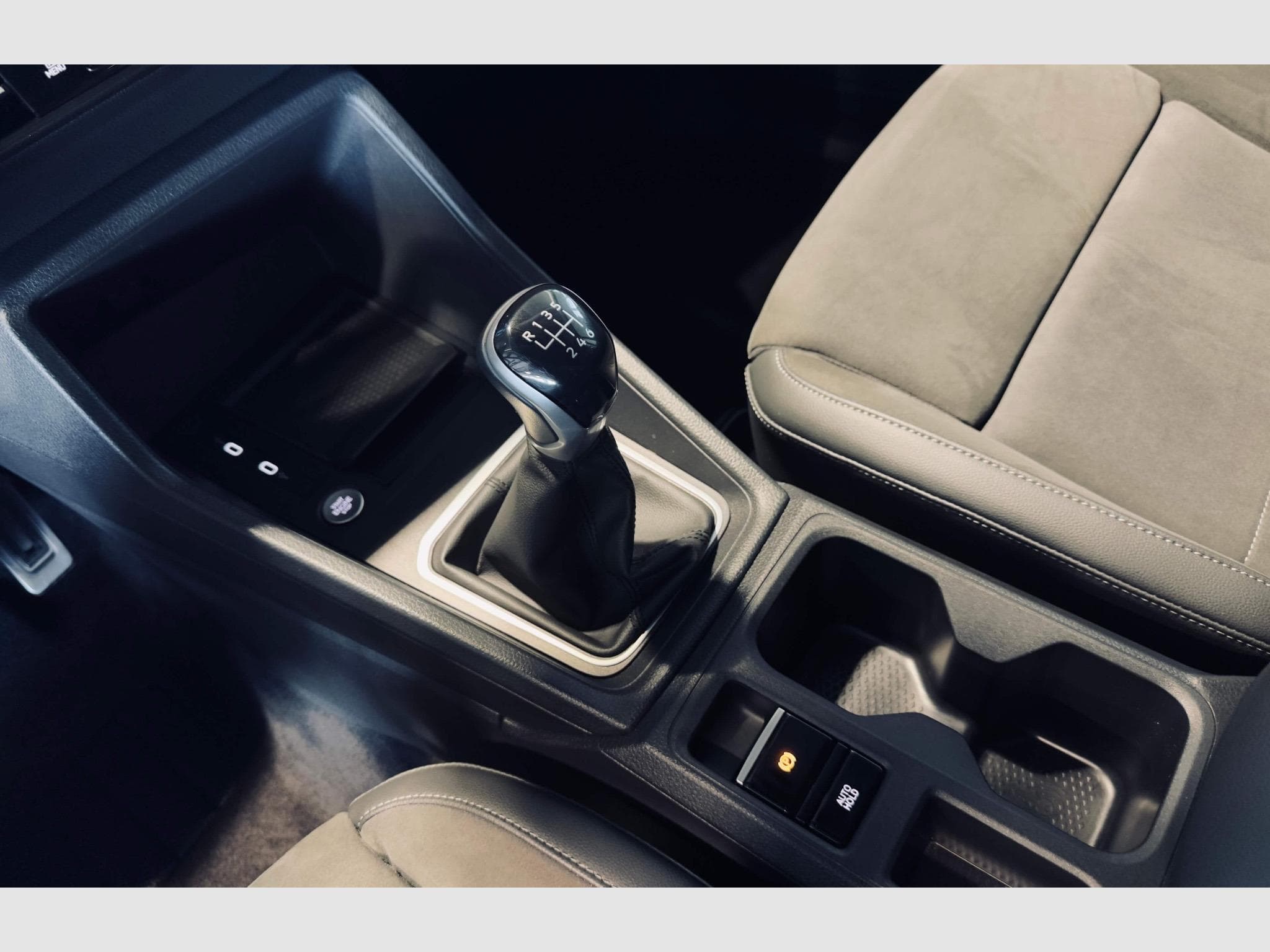VW Caddy CADDY STYLE TDI (2022) - Photo 8