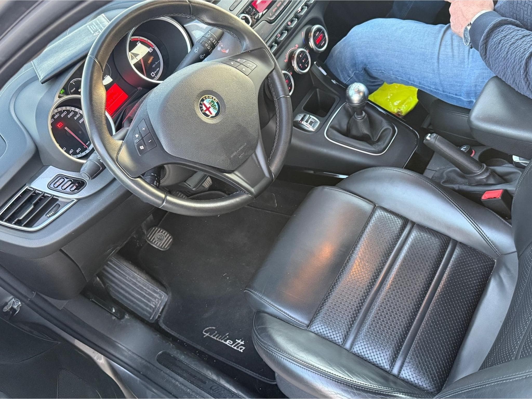 Alfa-Romeo Giulietta 1er prop. - 2.0 TDI 170 cv (2013) - Photo 3