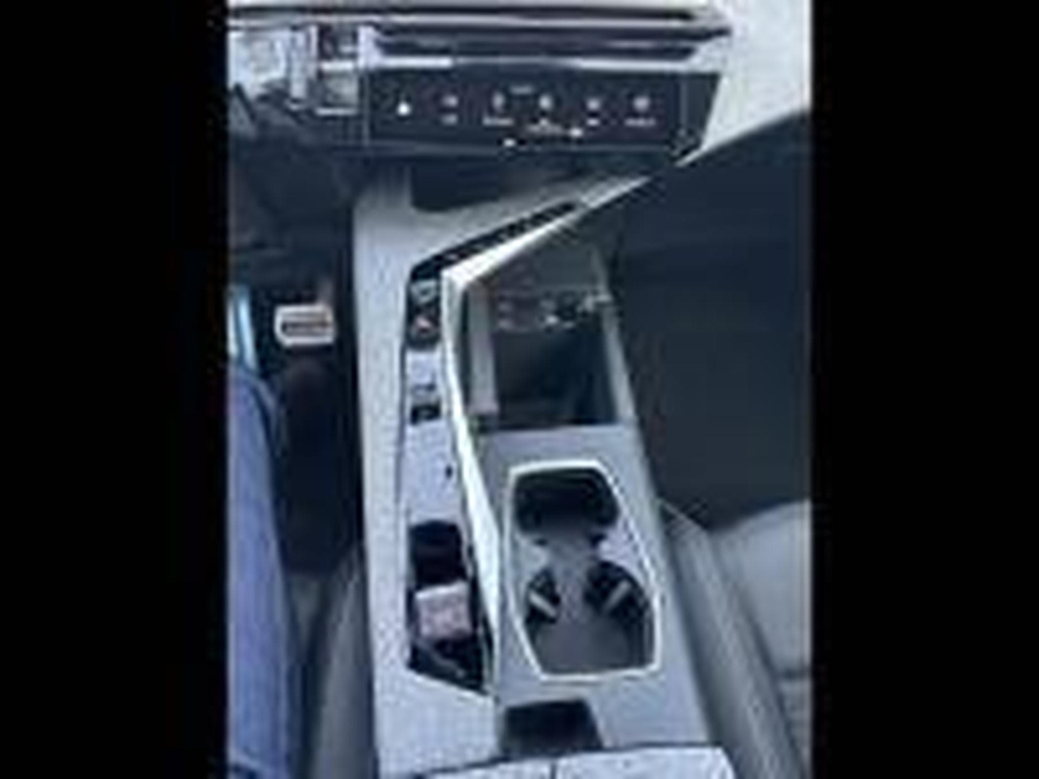 Peugeot 3008 1.2 Hybrid 145ch GT-DCS6 (2026) - Photo 31