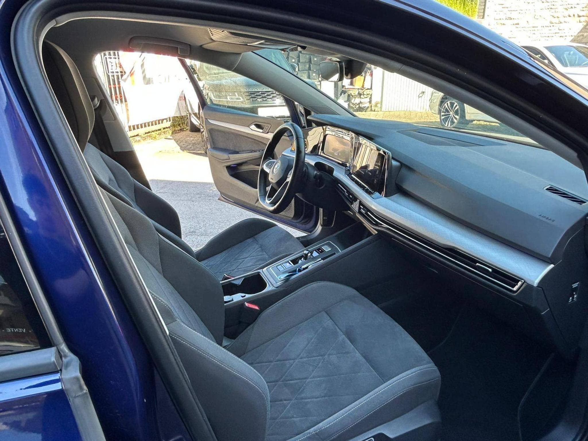 VW Golf VIII 2.0 TDI DSG7 (2022) - Photo 12