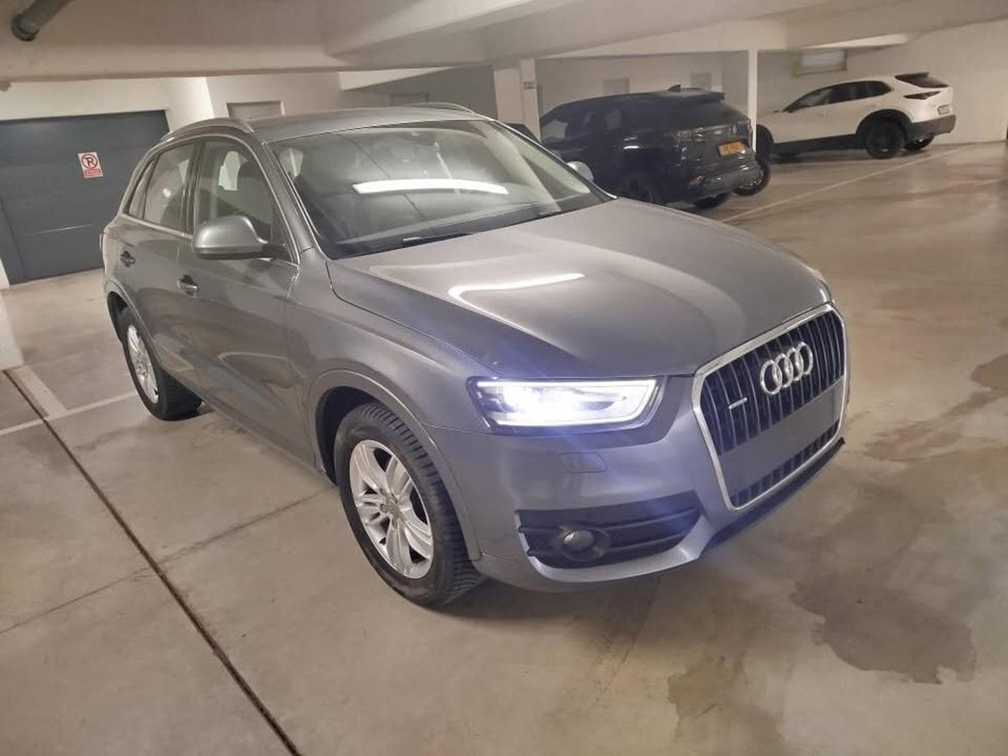 Audi Q3 S TRONIC QUATTRO (2013) - Photo 2