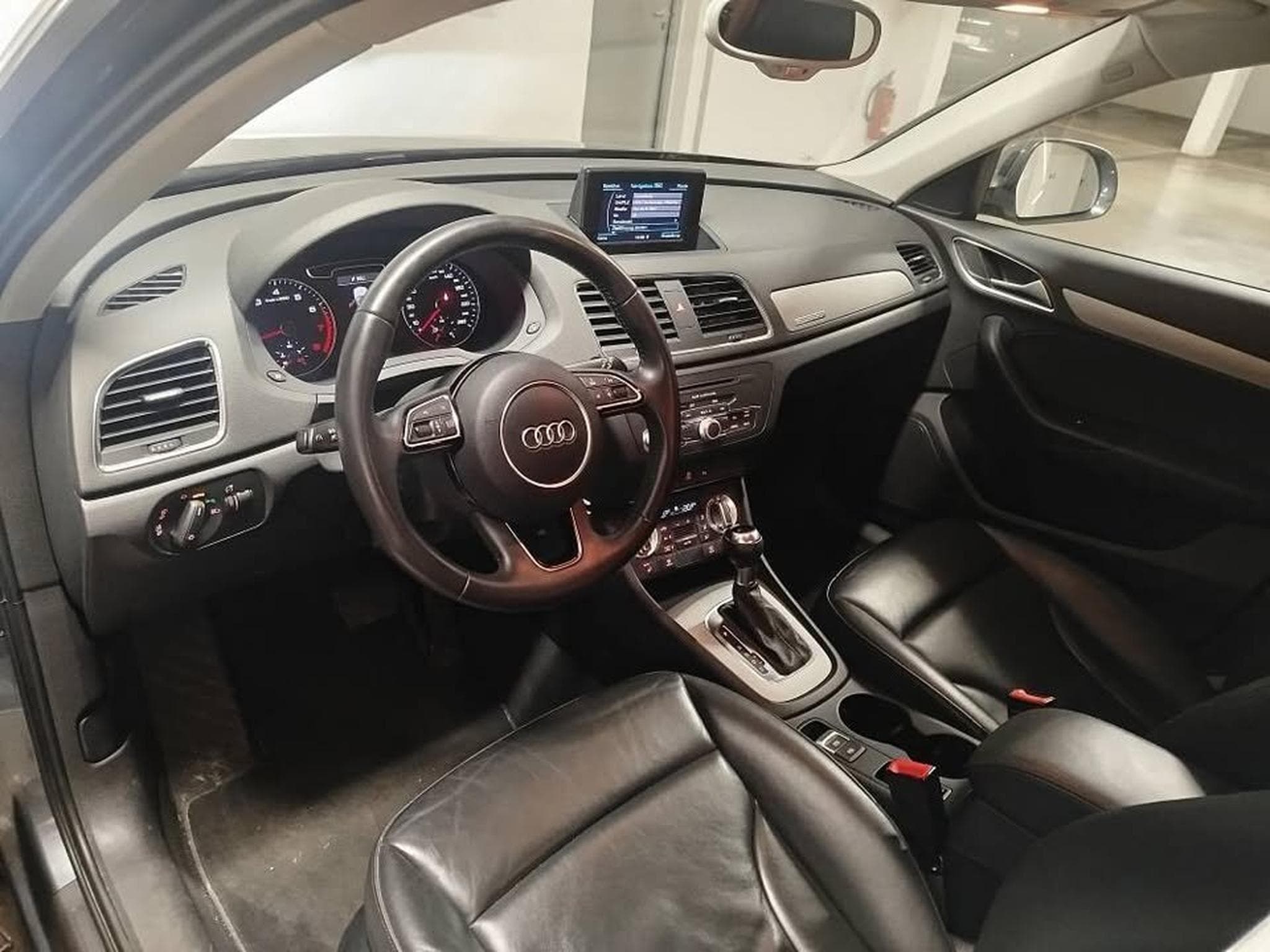Audi Q3 S TRONIC QUATTRO (2013) - Photo 9