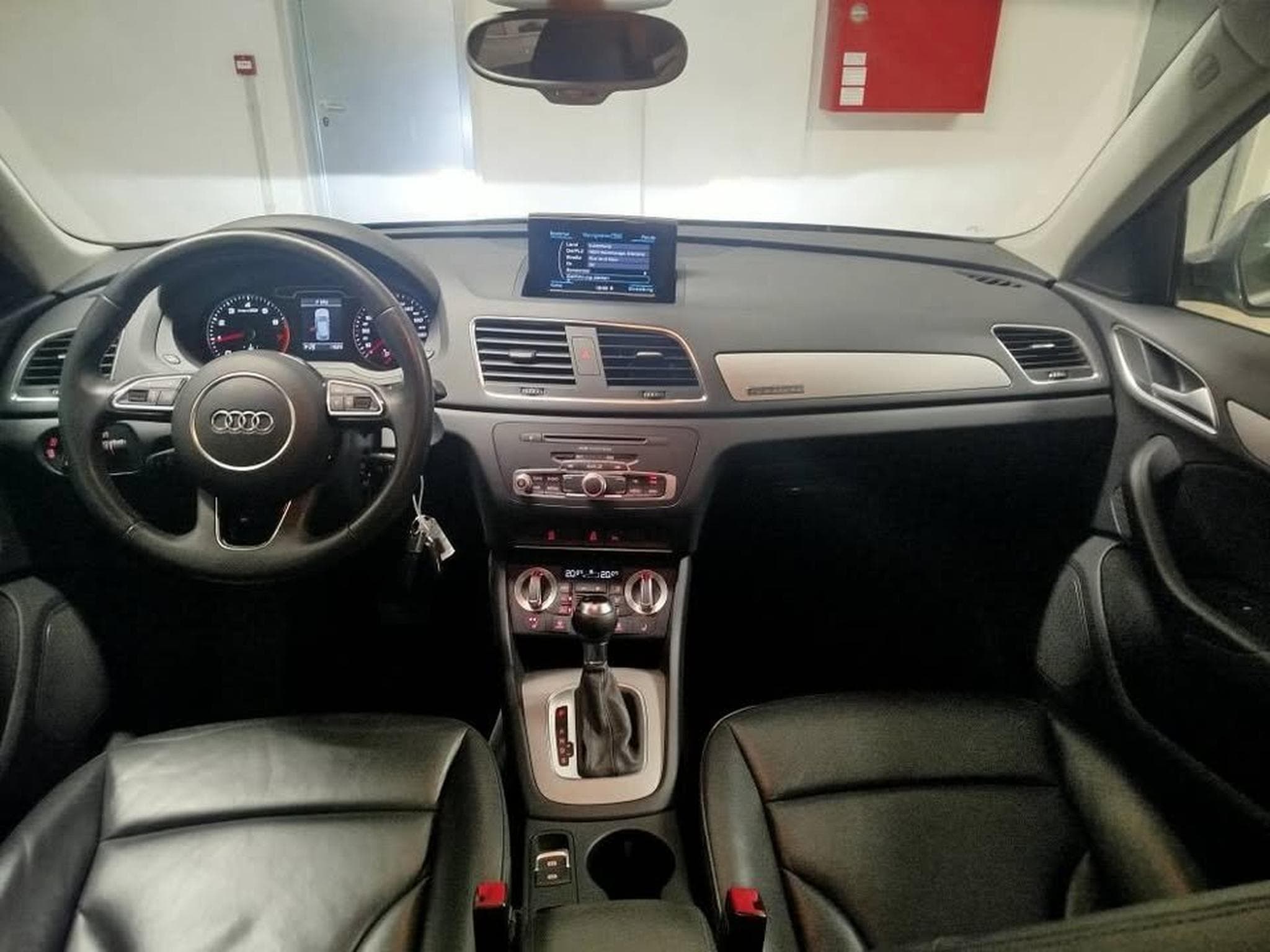 Audi Q3 S TRONIC QUATTRO (2013) - Photo 7