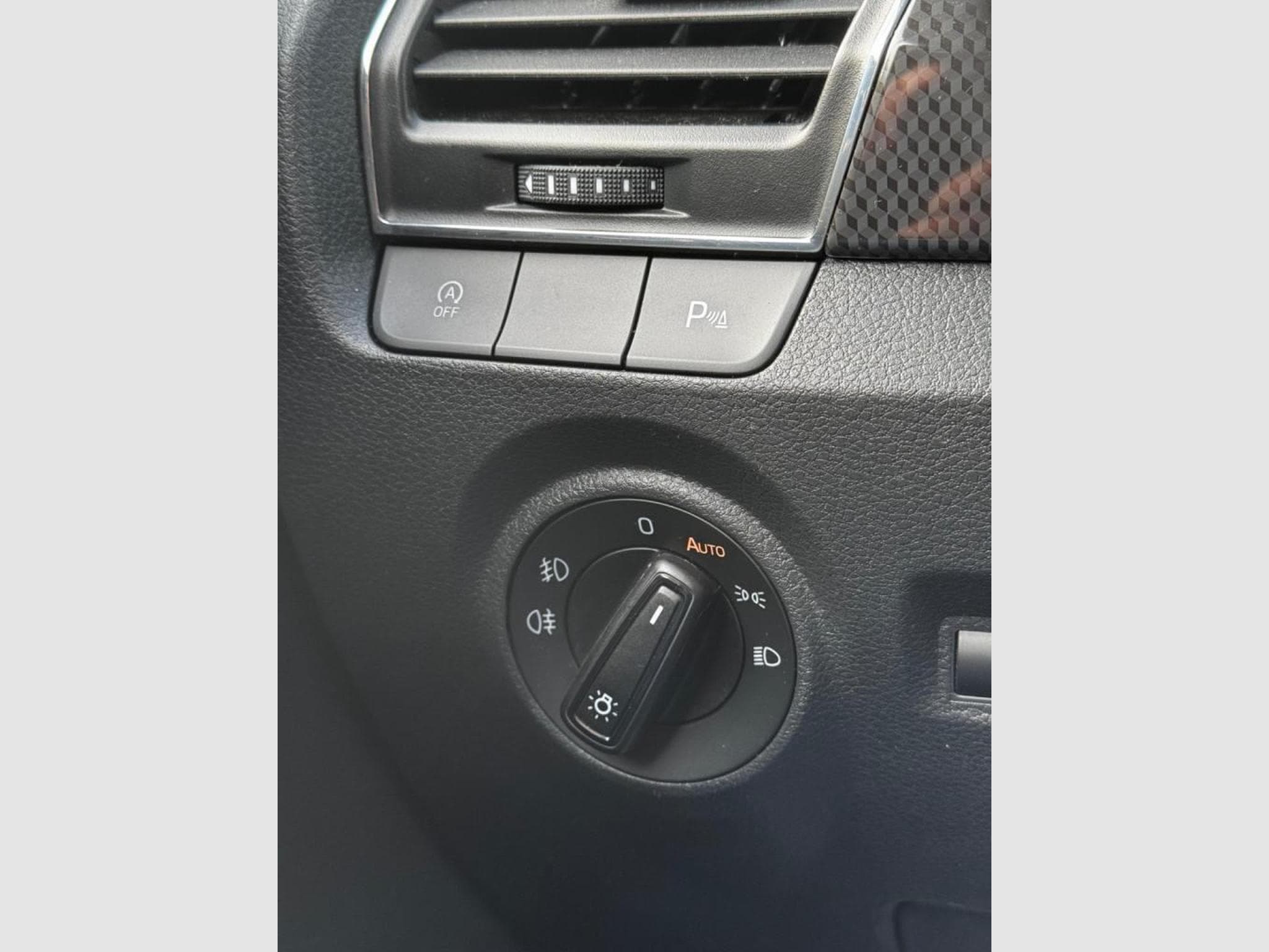Skoda Fabia Automatique / Panoramique / Version Monte Carlo (2017) - Photo 21
