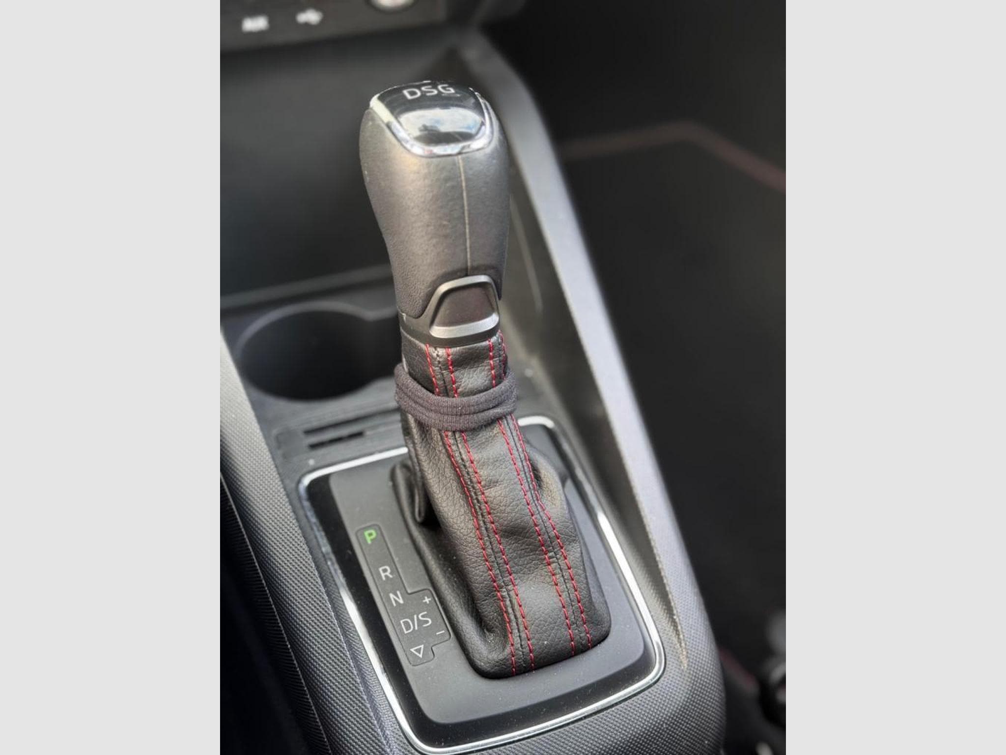 Skoda Fabia Automatique / Panoramique / Version Monte Carlo (2017) - Photo 24