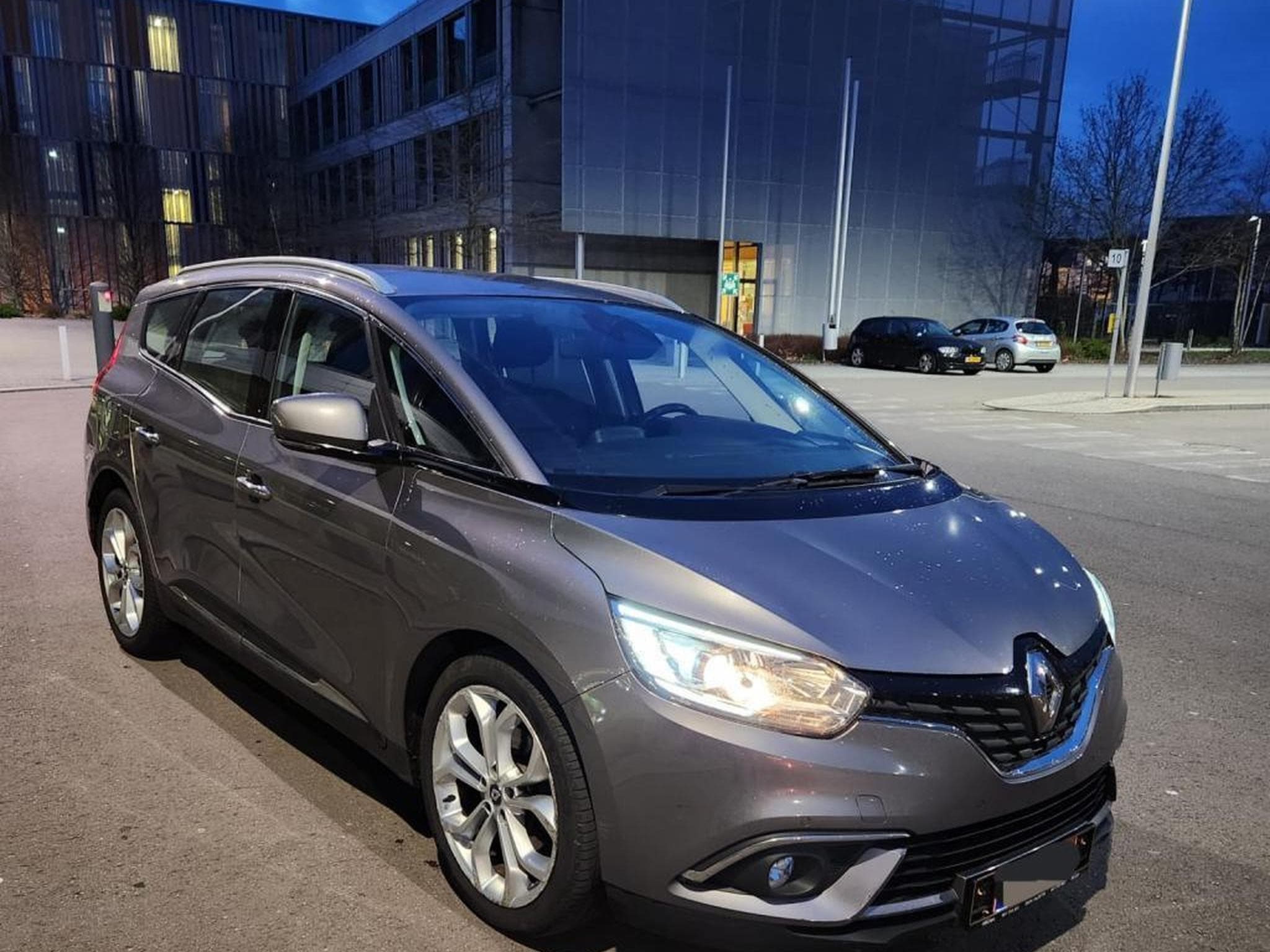 Renault Grand Scenic 7 PLACES / AUTOMATIQUE / LED / NAVI (2017) - Photo 2