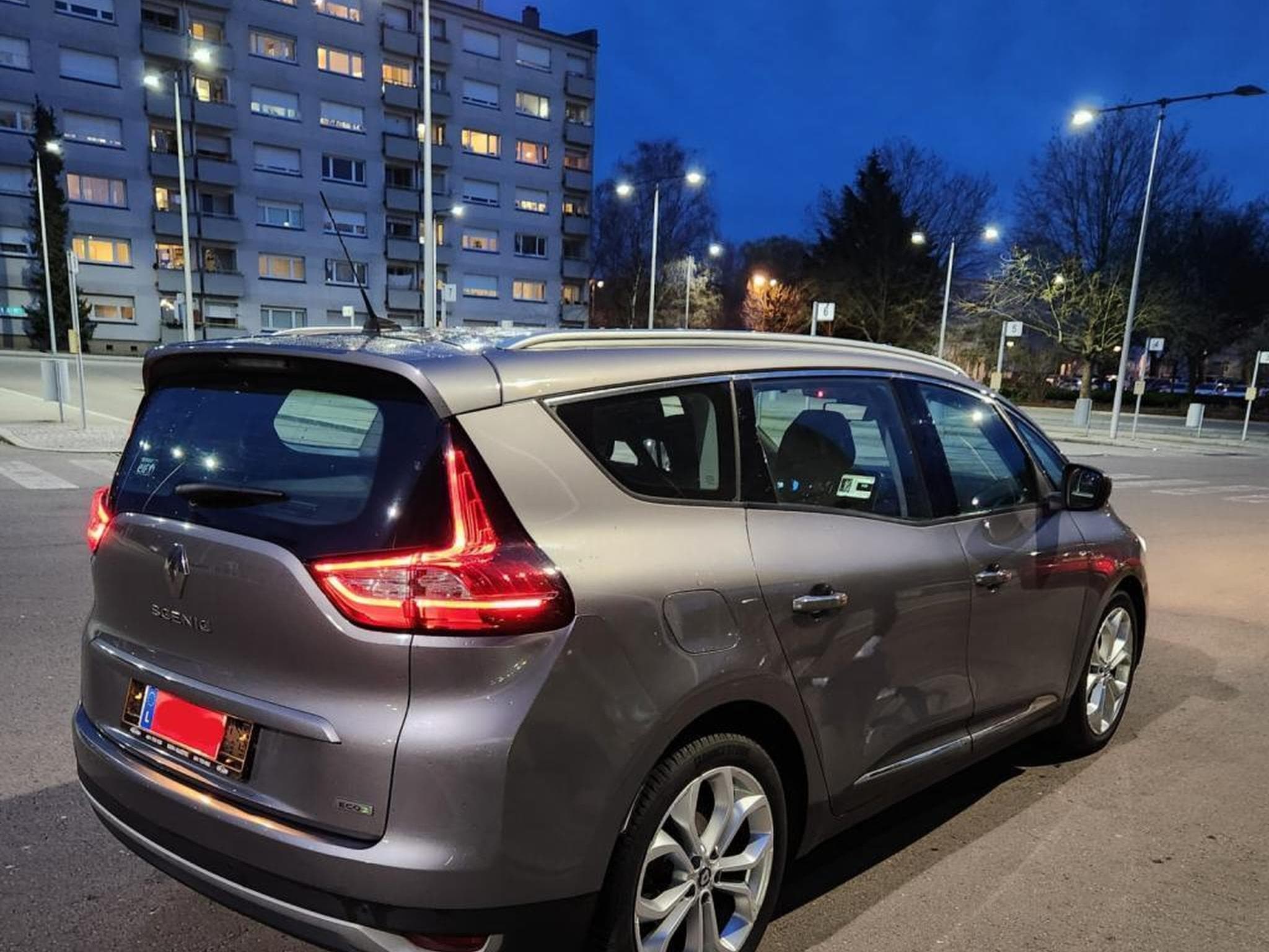 Renault Grand Scenic 7 PLACES / AUTOMATIQUE / LED / NAVI (2017) - Photo 4