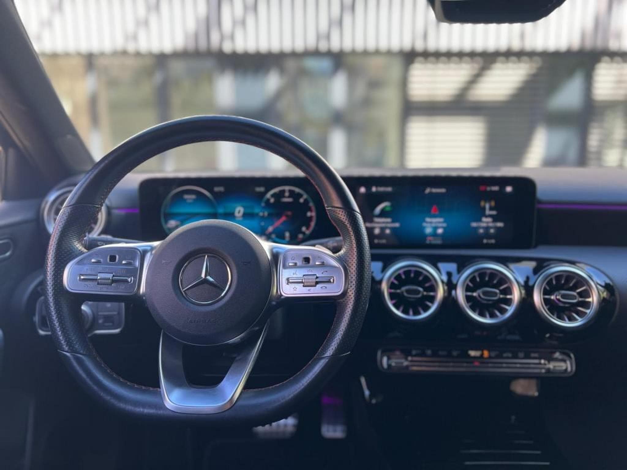 Mercedes A 180 Automatique / Alcantara / Diesel / (2021) - Foto 15