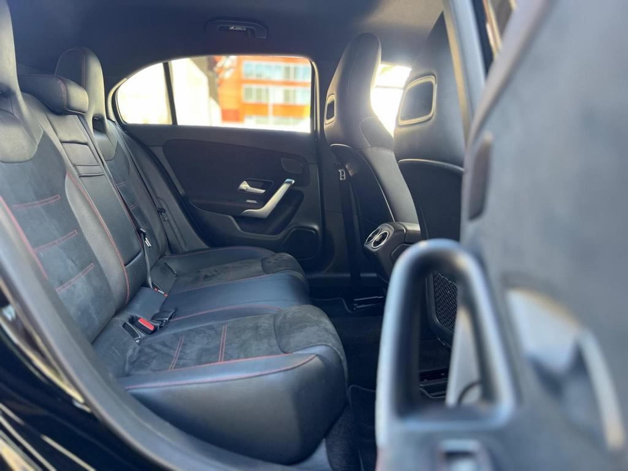 Mercedes A 180 Automatique / Alcantara / Diesel / (2021) - Foto 14