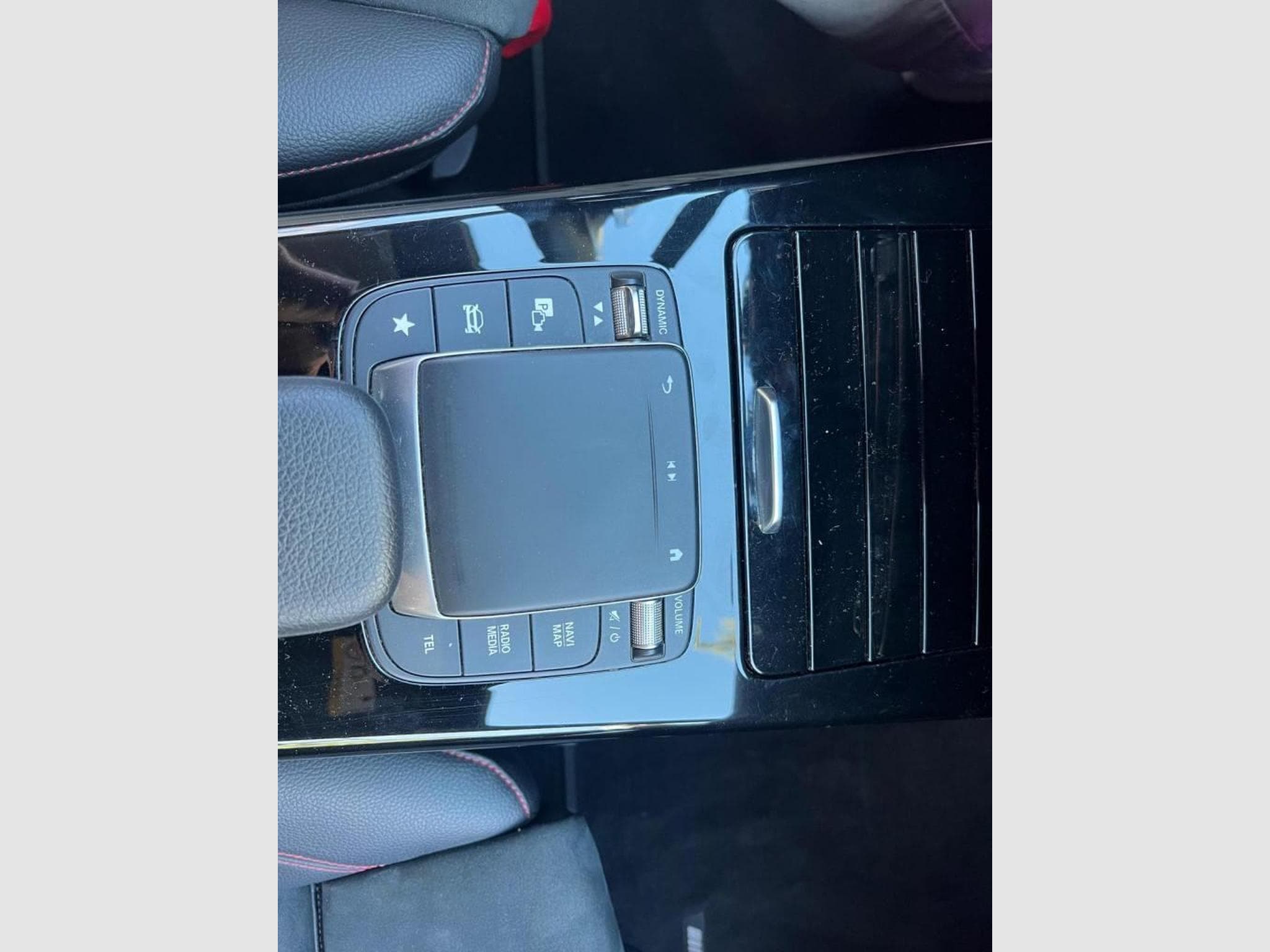 Mercedes A 180 Automatique / Alcantara / Diesel / (2021) - Foto 20