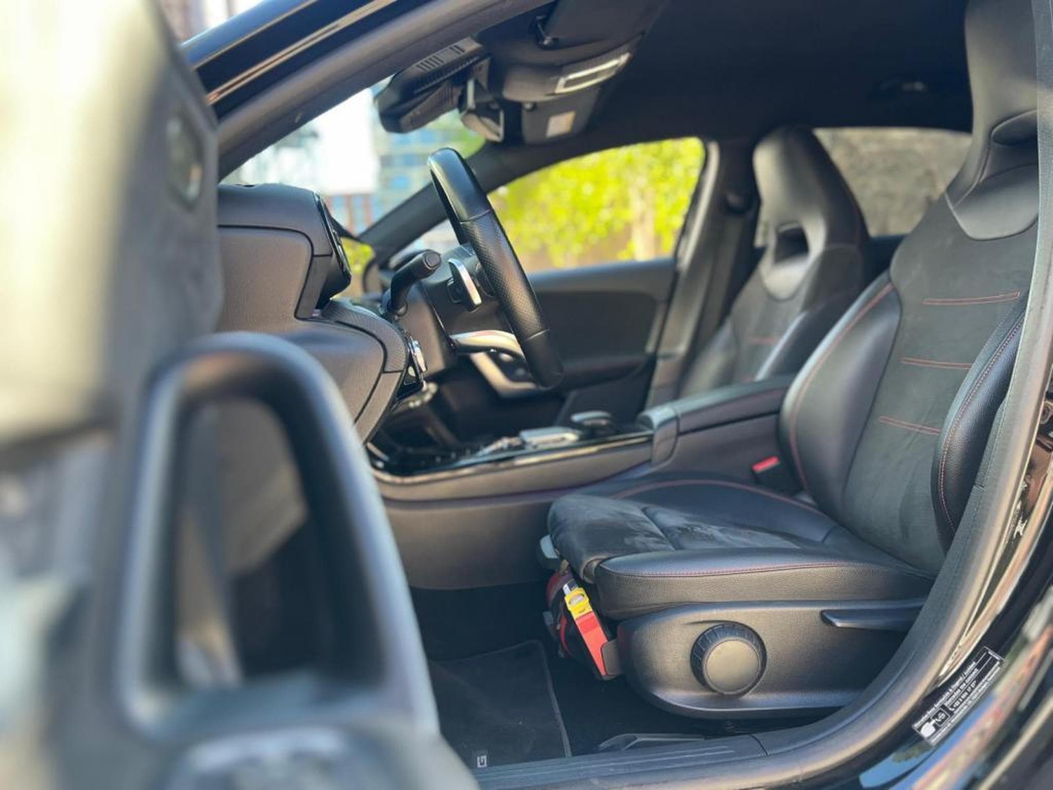 Mercedes A 180 Automatique / Alcantara / Diesel / (2021) - Foto 16