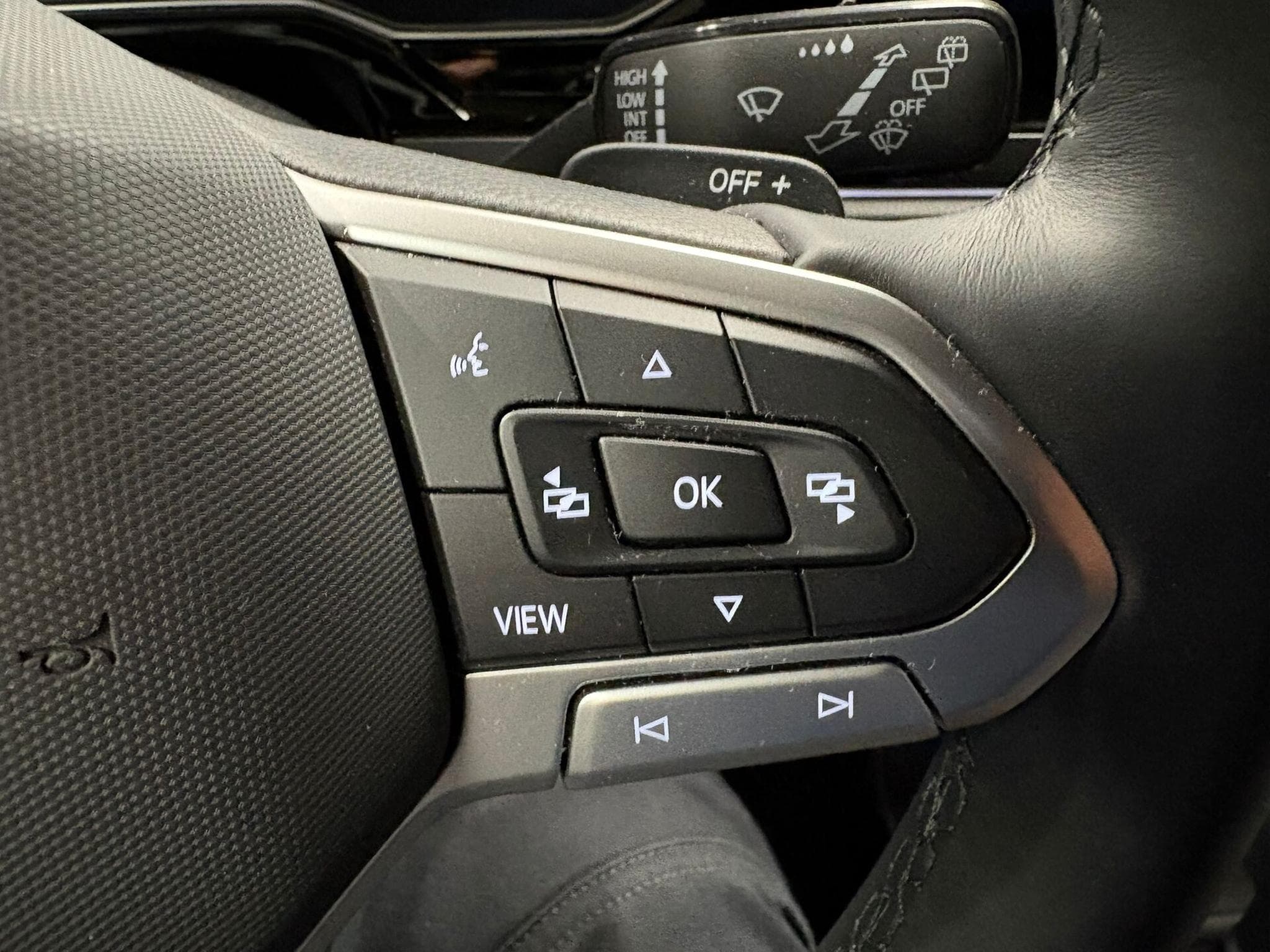 VW Taigo R line 1.0 TSI 115cv DSG7 (2025) - Foto 13