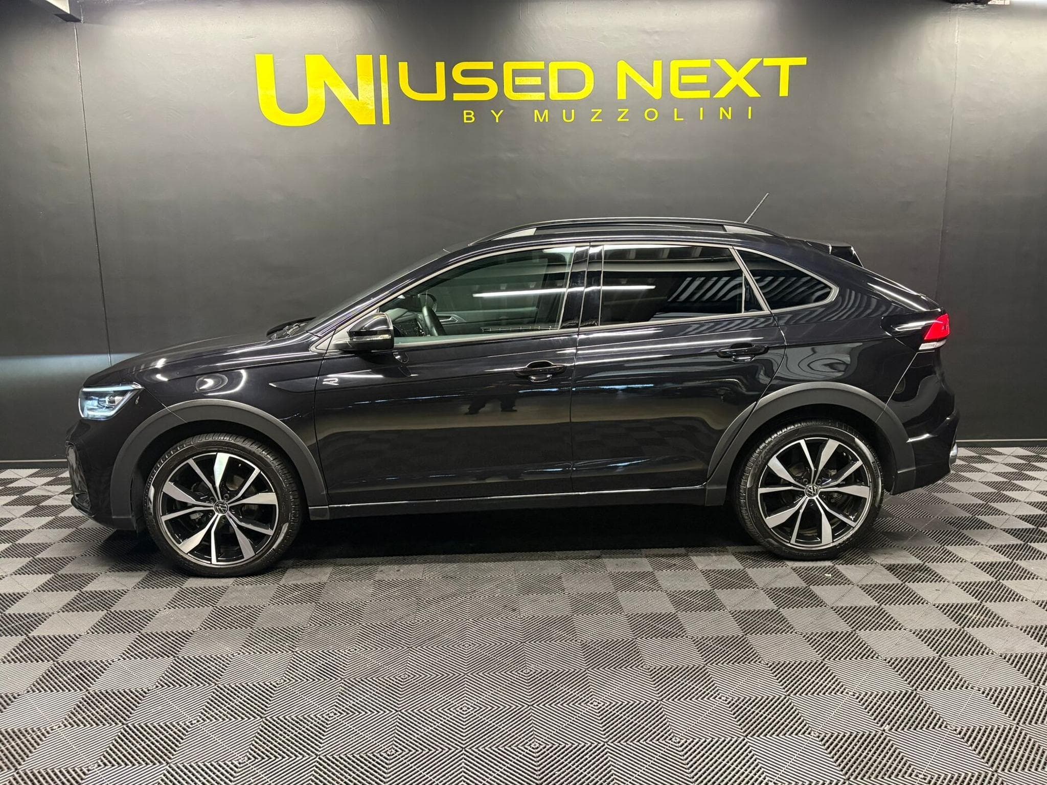 VW Taigo R line 1.0 TSI 115cv DSG7 (2025) - Foto 4