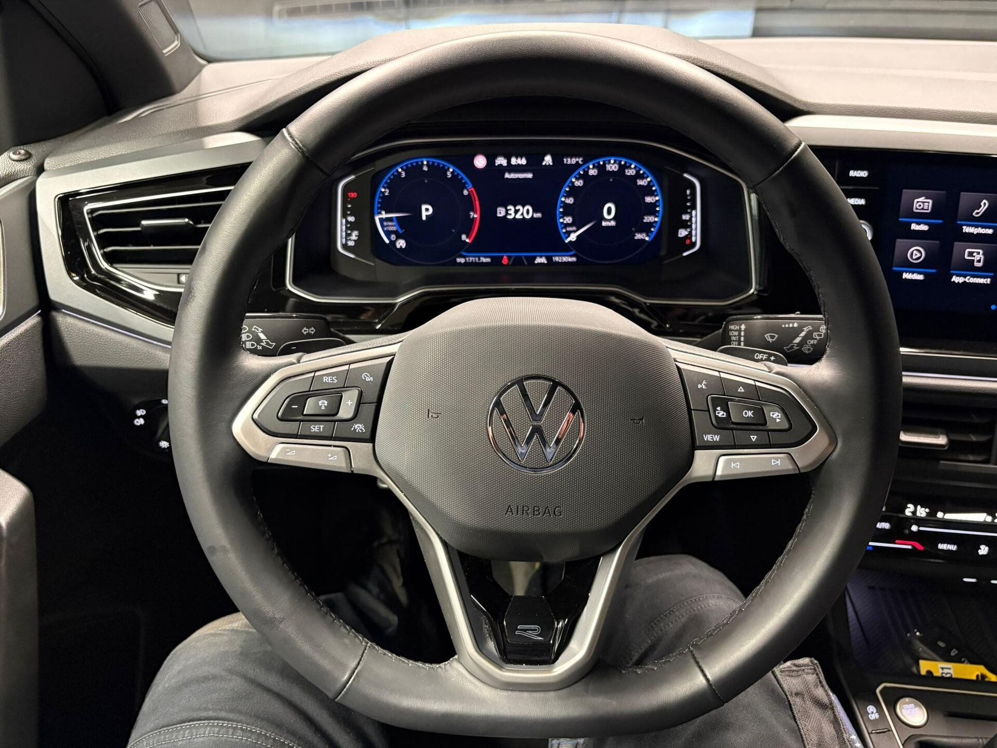 VW Taigo R line 1.0 TSI 115cv DSG7 (2025) - Foto 8