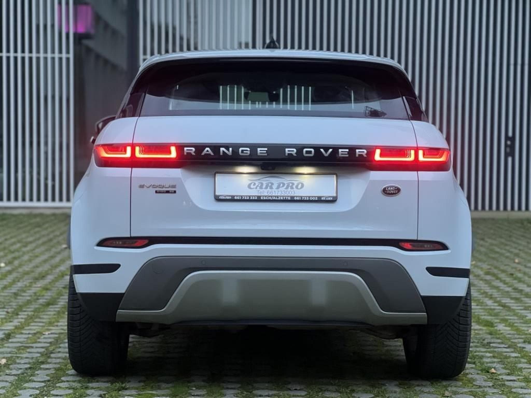 Land-Rover Range Rover Evoque 2.0 / Diesl / Automatique / Toit Panoramique / (2019) - Photo 6