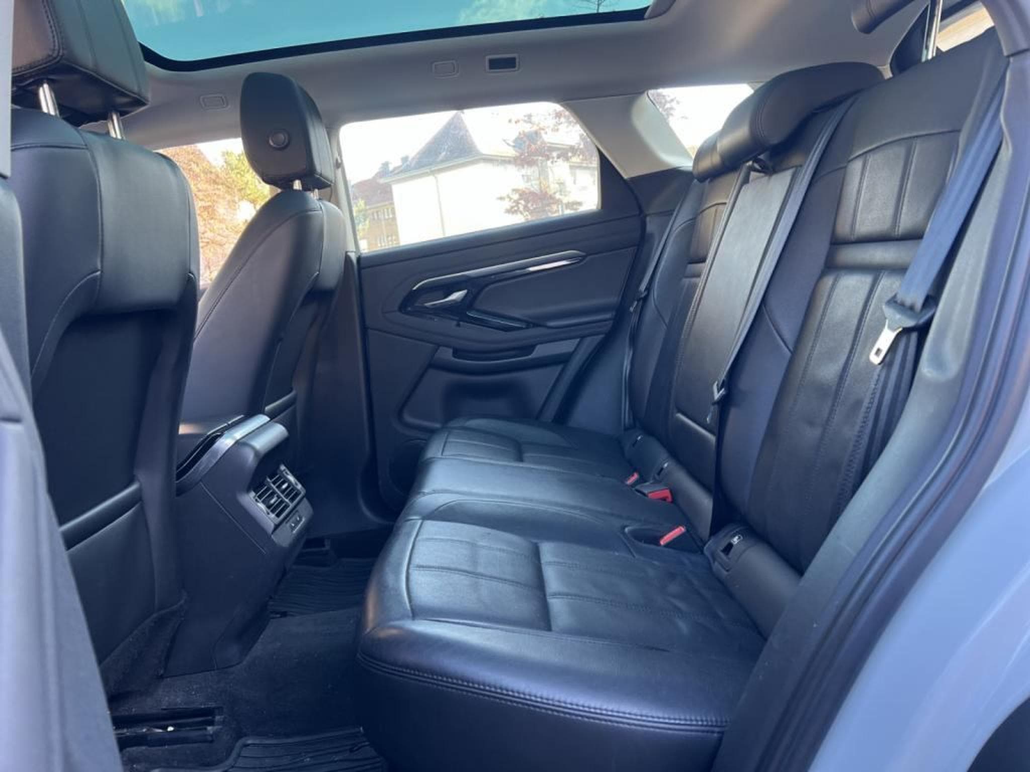 Land-Rover Range Rover Evoque 2.0 / Diesl / Automatique / Toit Panoramique / (2019) - Photo 18