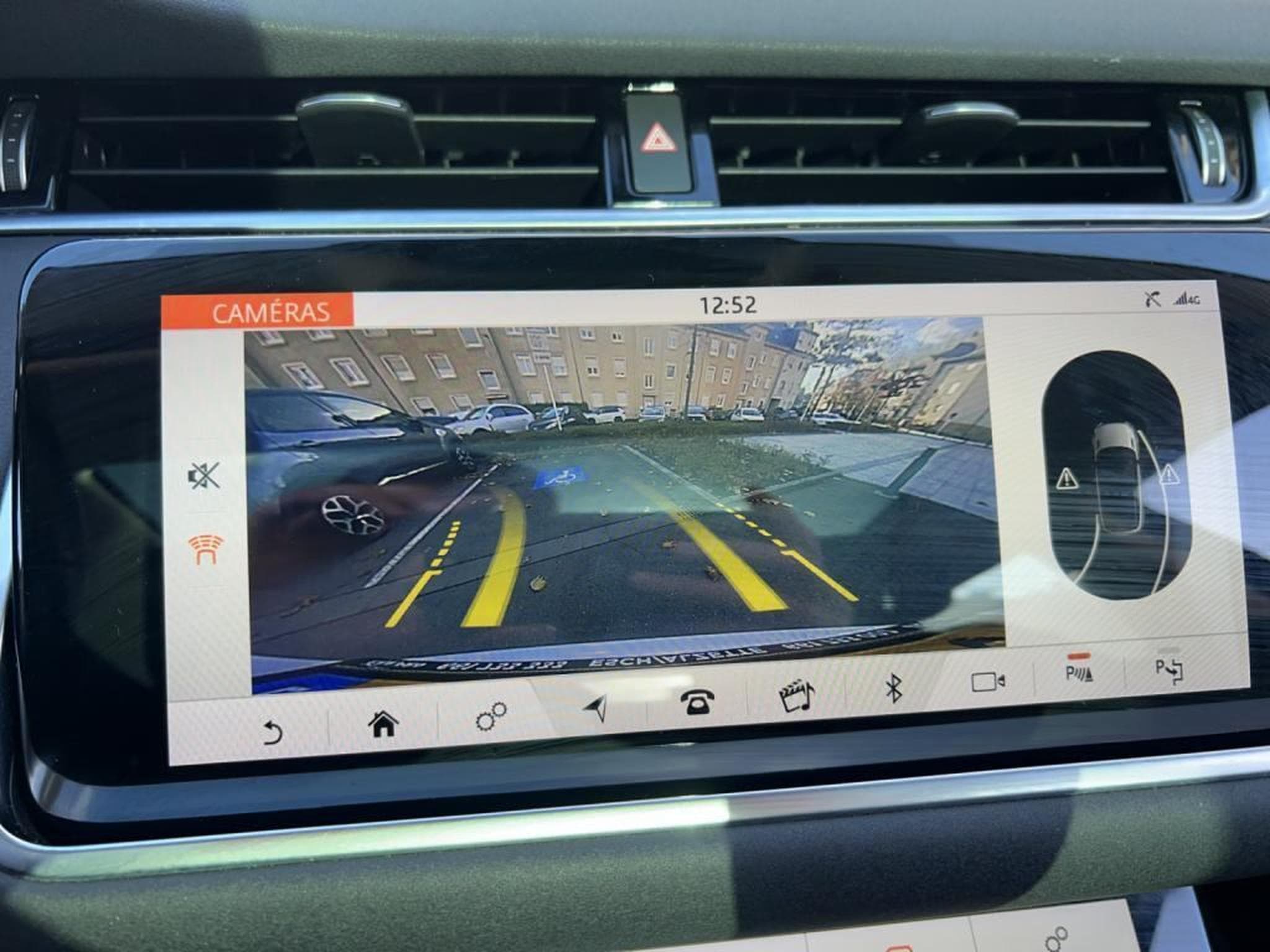 Land-Rover Range Rover Evoque 2.0 / Diesl / Automatique / Toit Panoramique / (2019) - Photo 19