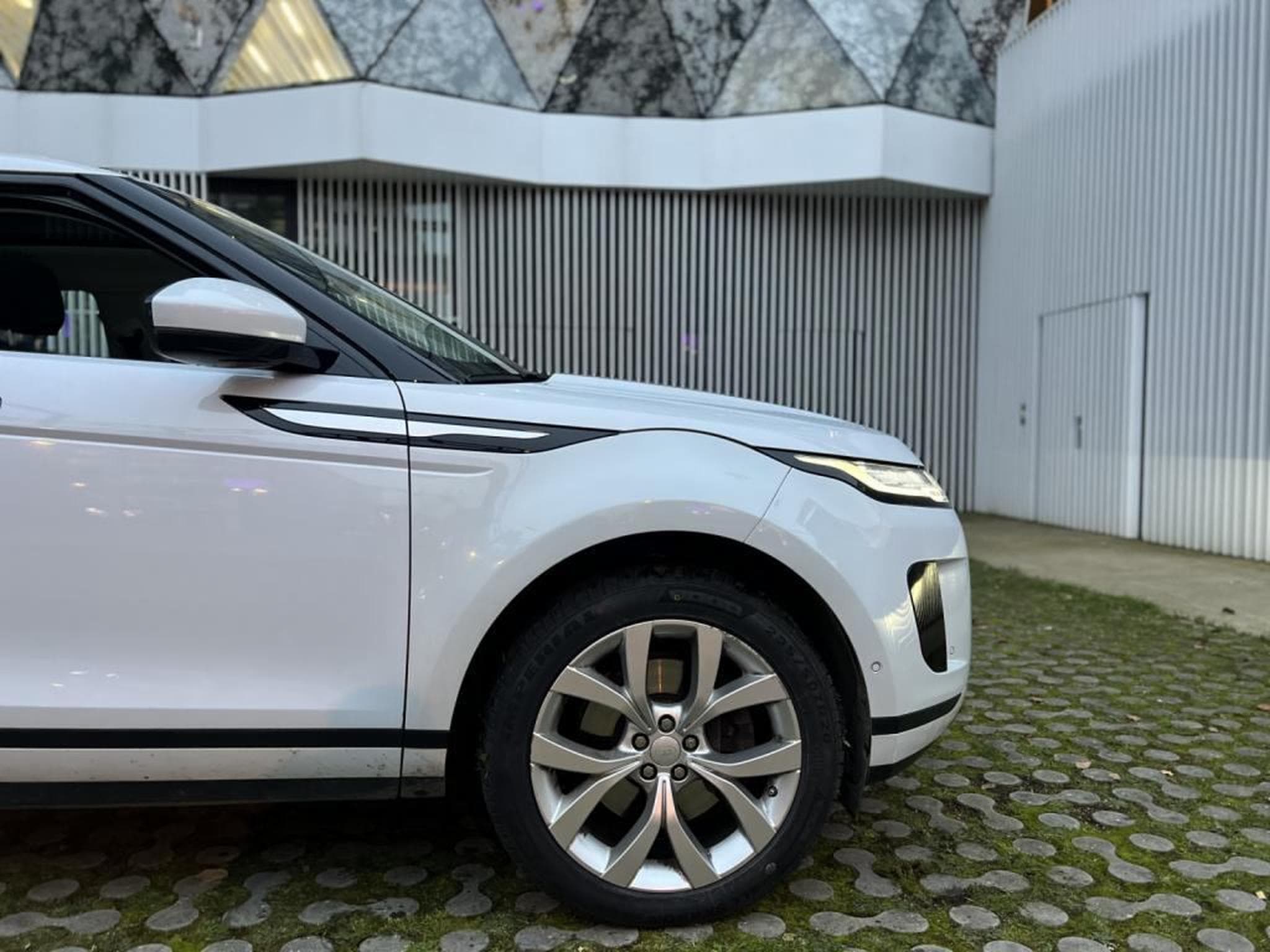 Land-Rover Range Rover Evoque 2.0 / Diesl / Automatique / Toit Panoramique / (2019) - Photo 9