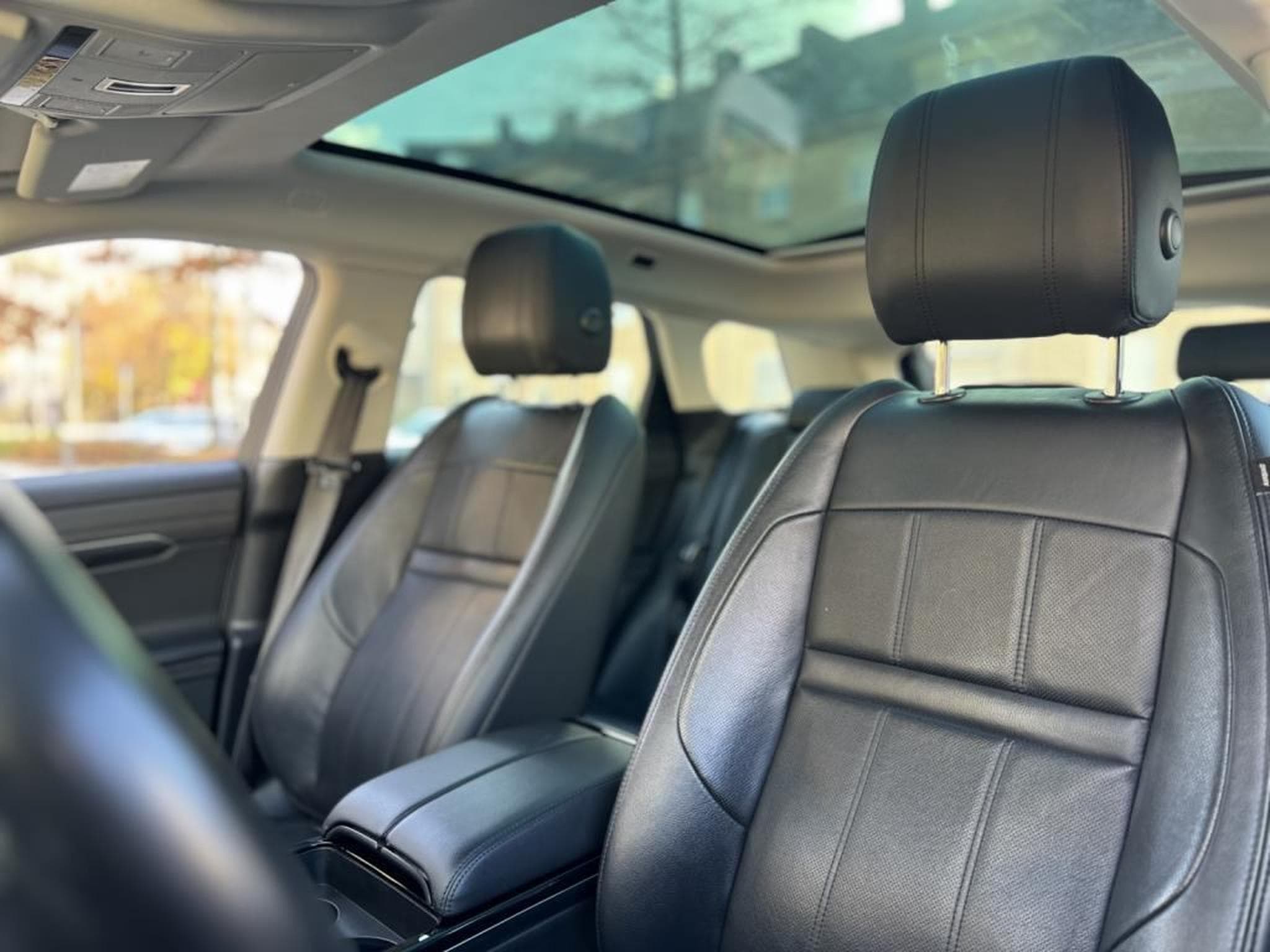 Land-Rover Range Rover Evoque 2.0 / Diesl / Automatique / Toit Panoramique / (2019) - Photo 16
