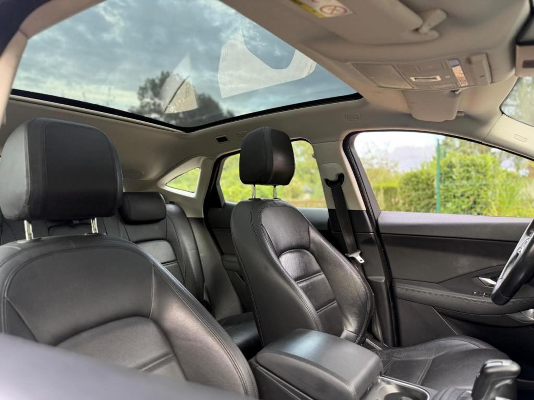 Jaguar E-Pace Automatique / Toit Panoramique (2018) - Photo 11