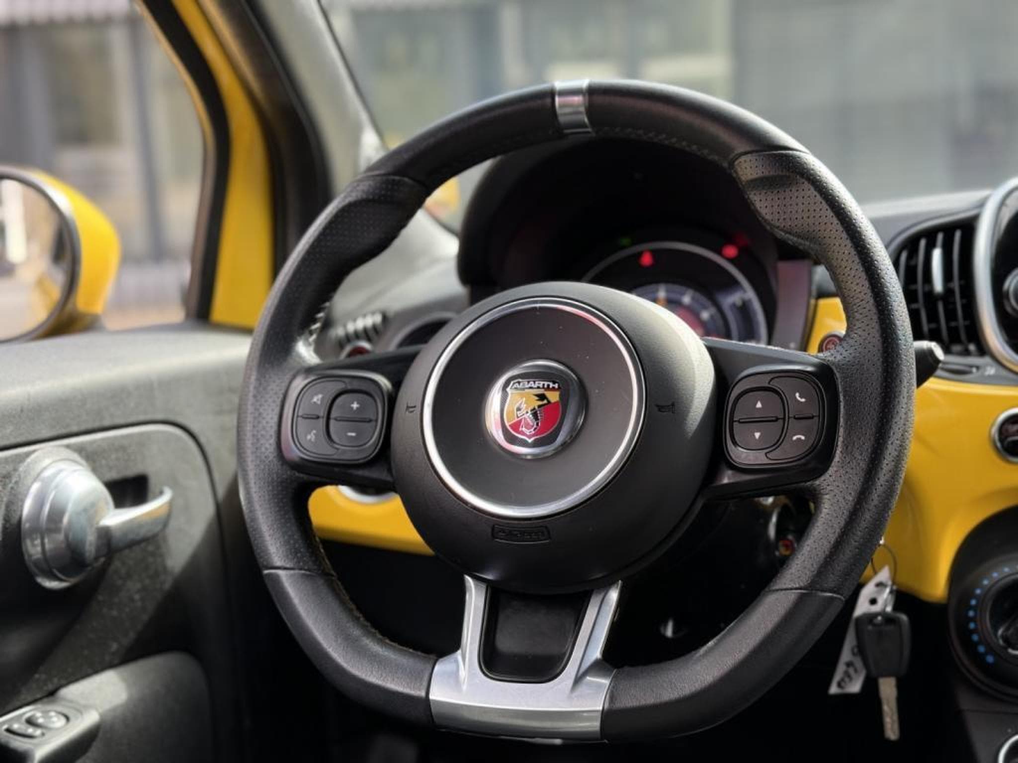 Abarth 595 Pista / 1.4 t-jet / Led / Automatique / (2019) - Photo 21