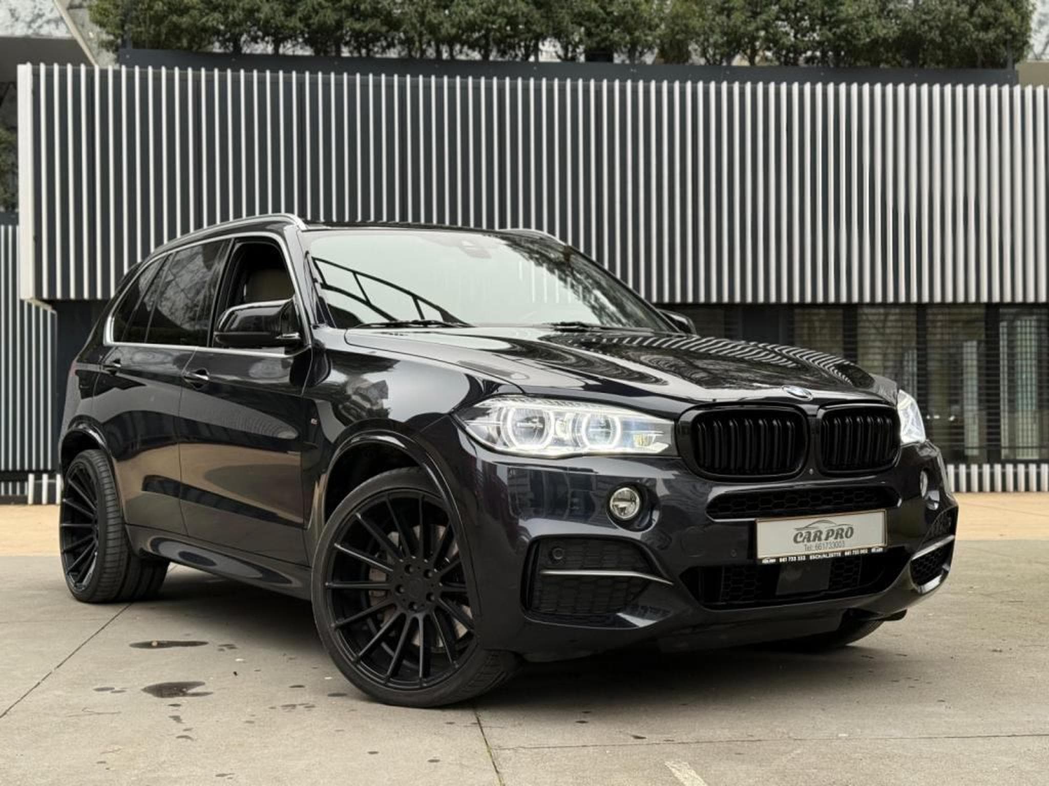 BMW X5 50D / Pack M / Camera 360 / 7 Places / (2015) - Photo 2