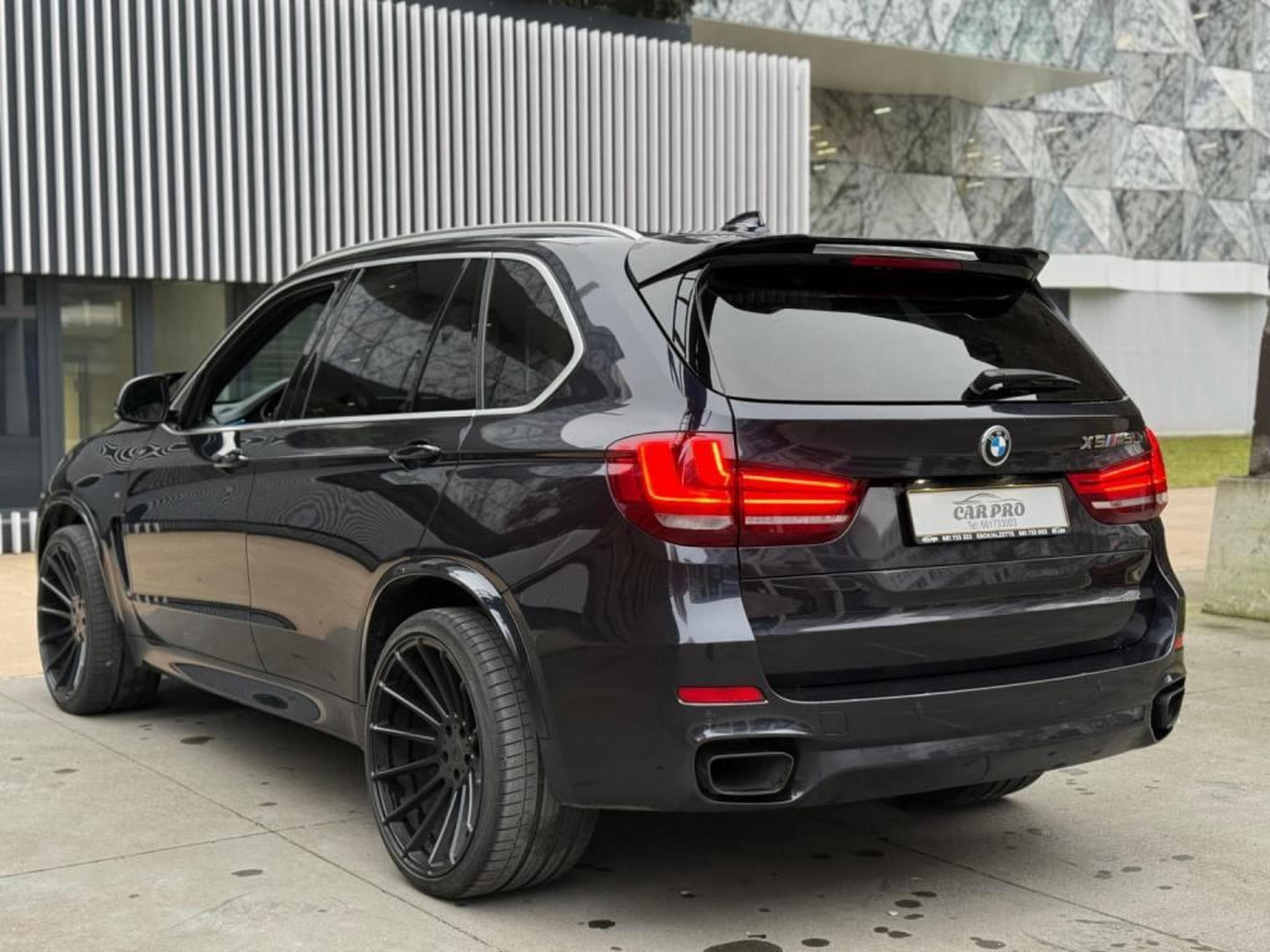 BMW X5 50D / Pack M / Camera 360 / 7 Places / (2015) - Photo 3