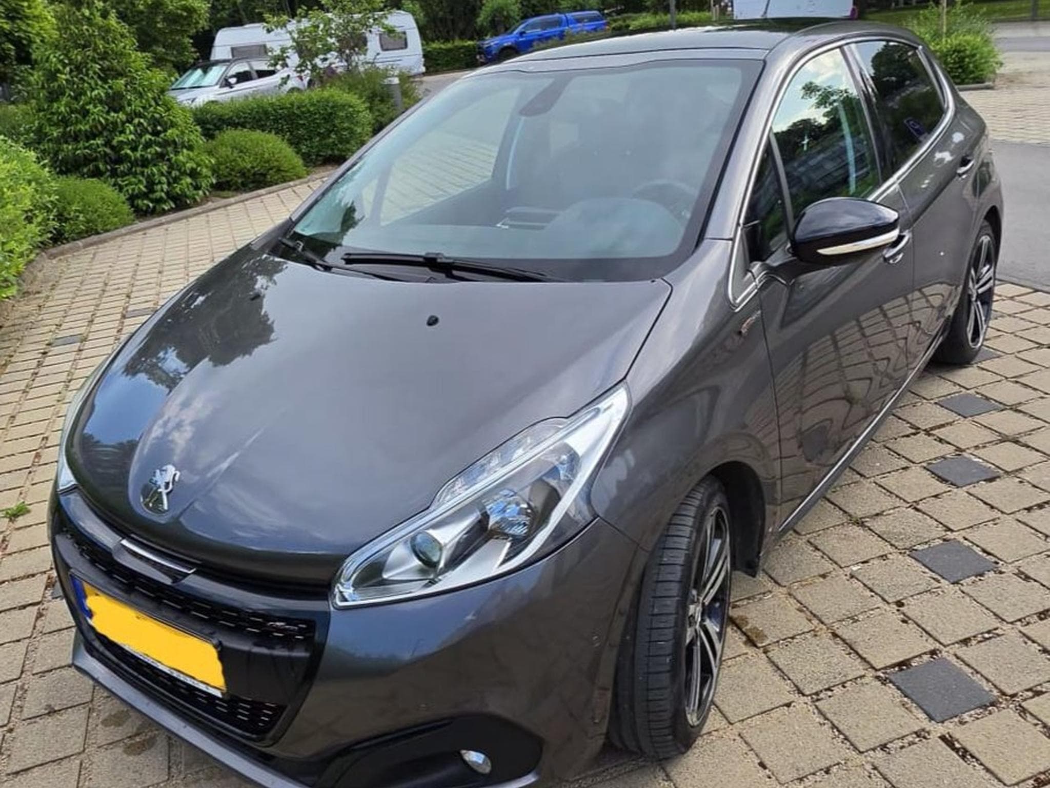 Peugeot 208 GT line (2019) - Photo 1