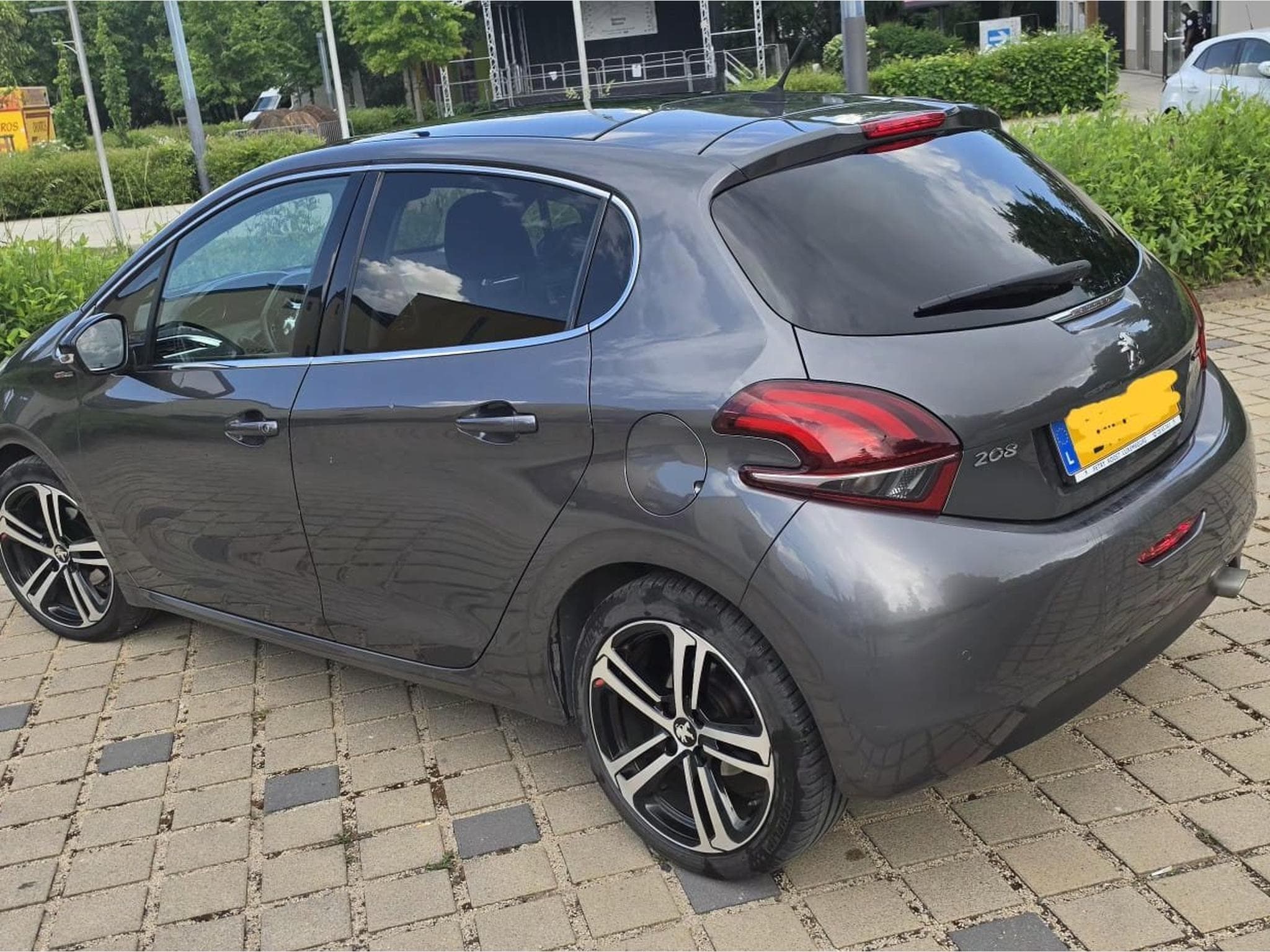Peugeot 208 GT line (2019) - Photo 2
