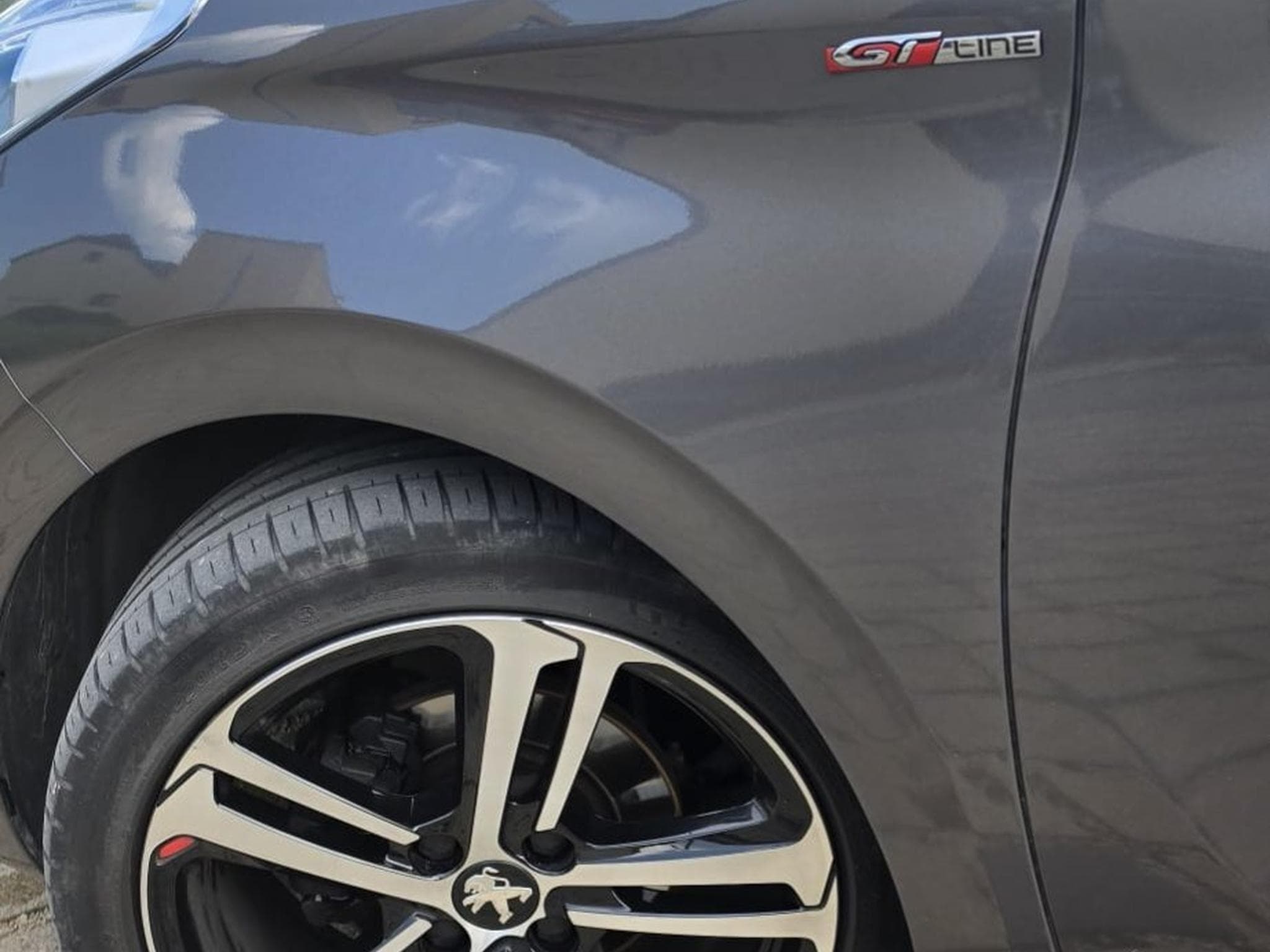 Peugeot 208 GT line (2019) - Photo 4