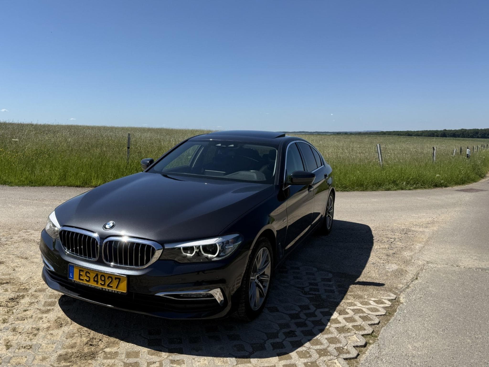 BMW 520 X-Drive Luxury Line (2018) - Photo 1