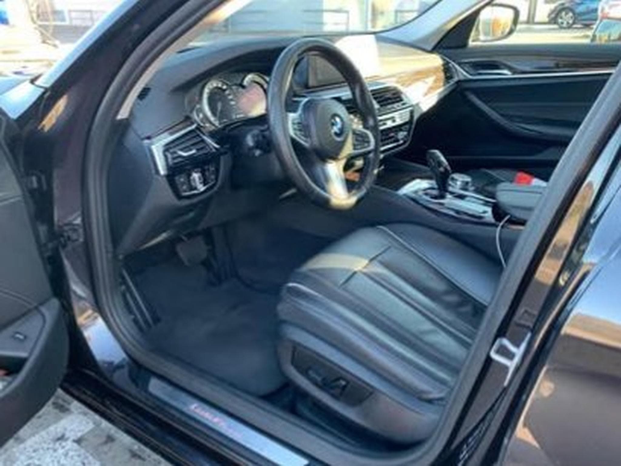 BMW 520 X-Drive Luxury Line (2018) - Photo 7
