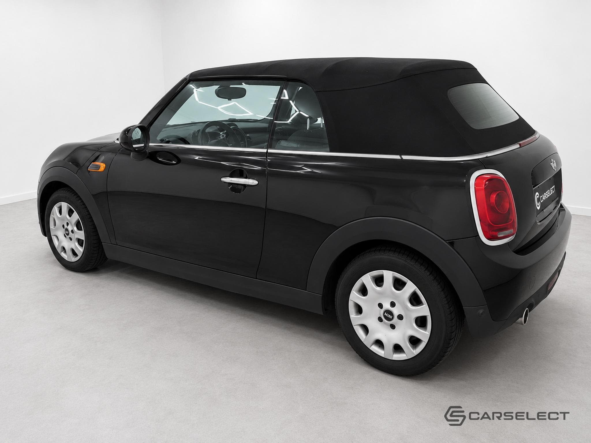 Mini Cabrio Cooper (2017) - Photo 3