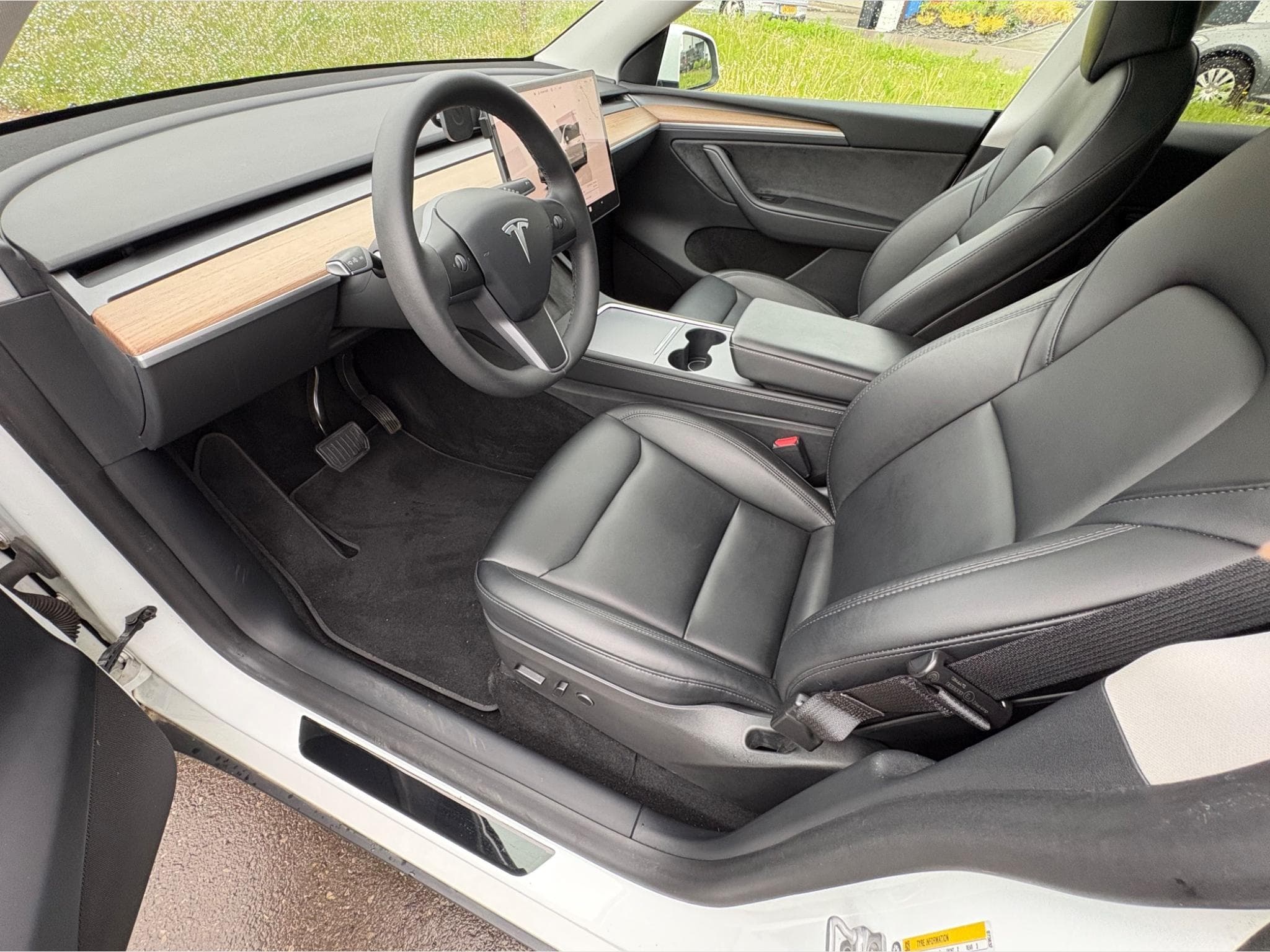 Tesla Model Y Dual range / Long range / AWD (2023) - Photo 8