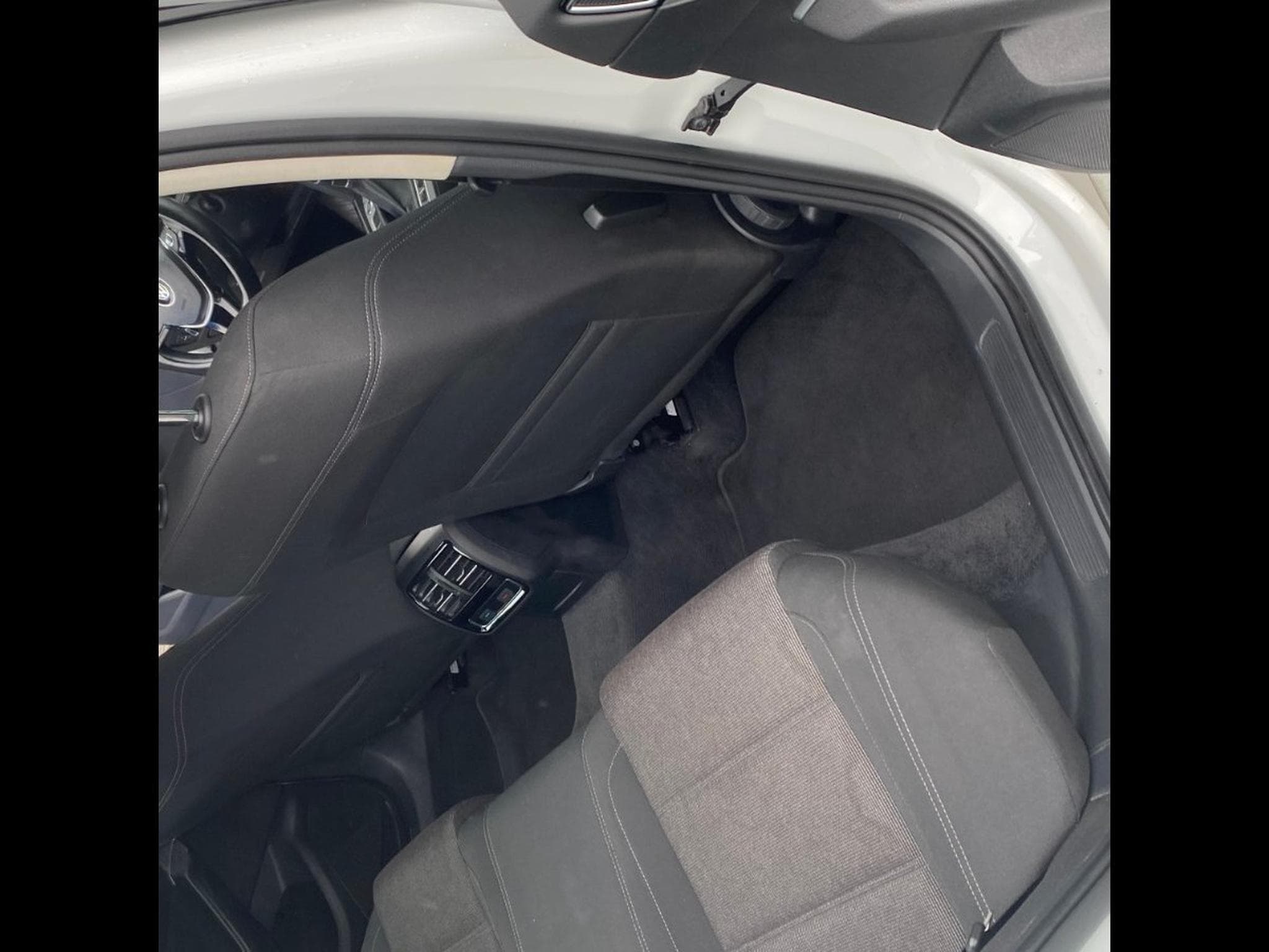 VW Passat COMFORTLINE (2018) - Photo 7