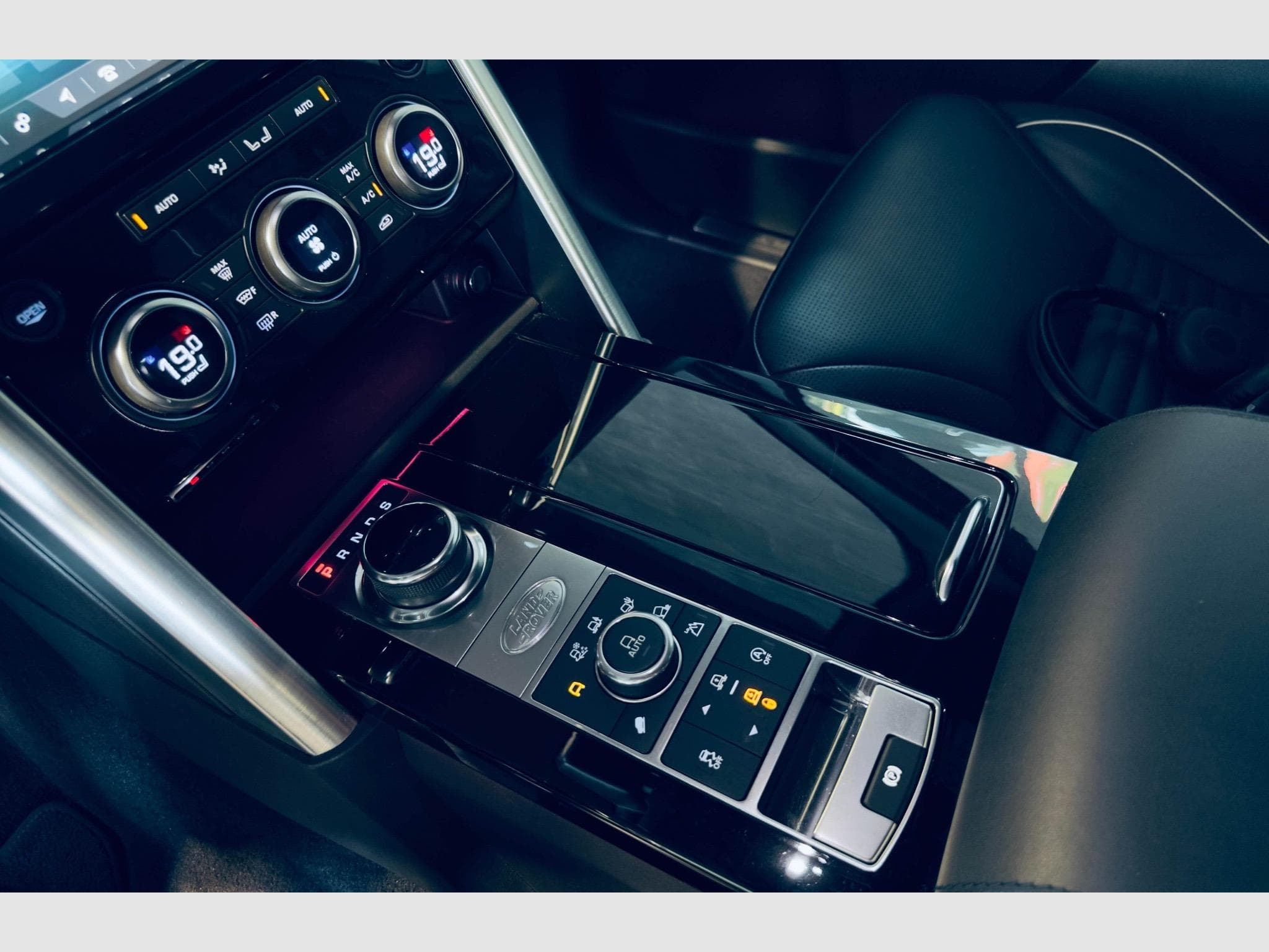 Land-Rover Discovery DISCOVERY 5 HSE LUXURY SDV6 (2020) - Photo 7