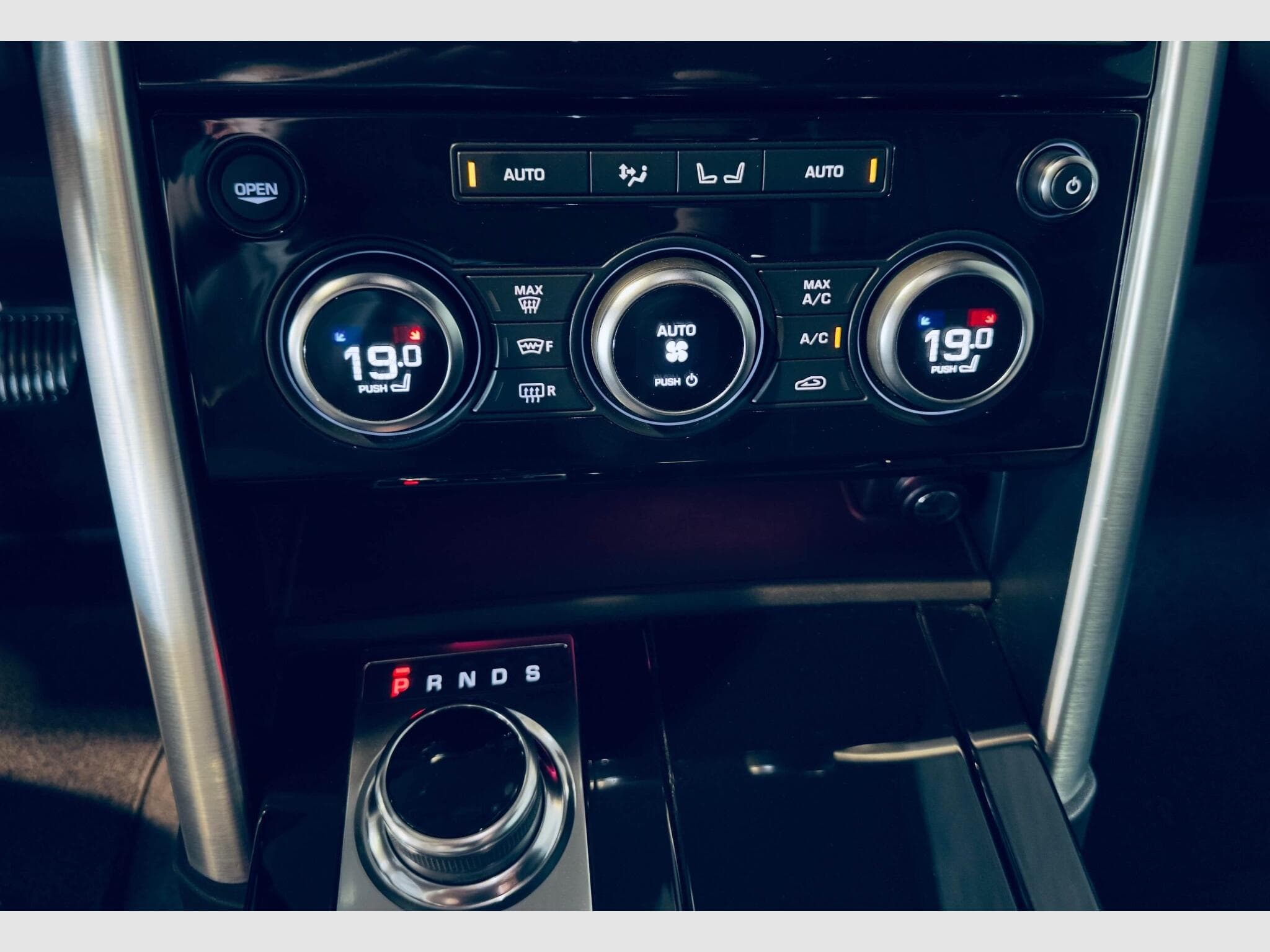 Land-Rover Discovery DISCOVERY 5 HSE LUXURY SDV6 (2020) - Photo 8