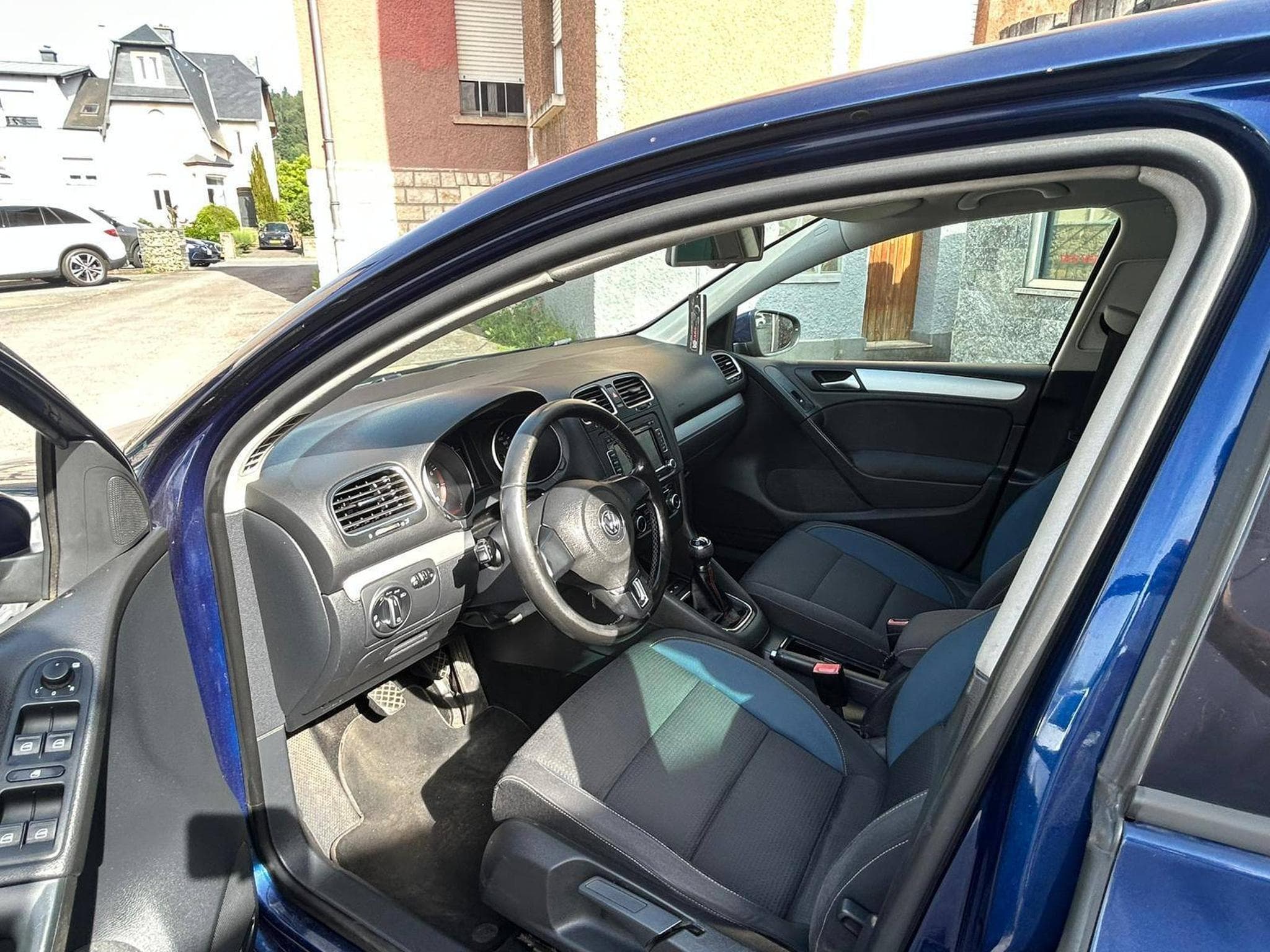 VW Golf VI 1.2 105cv 5 PORTES (2010) - Photo 10