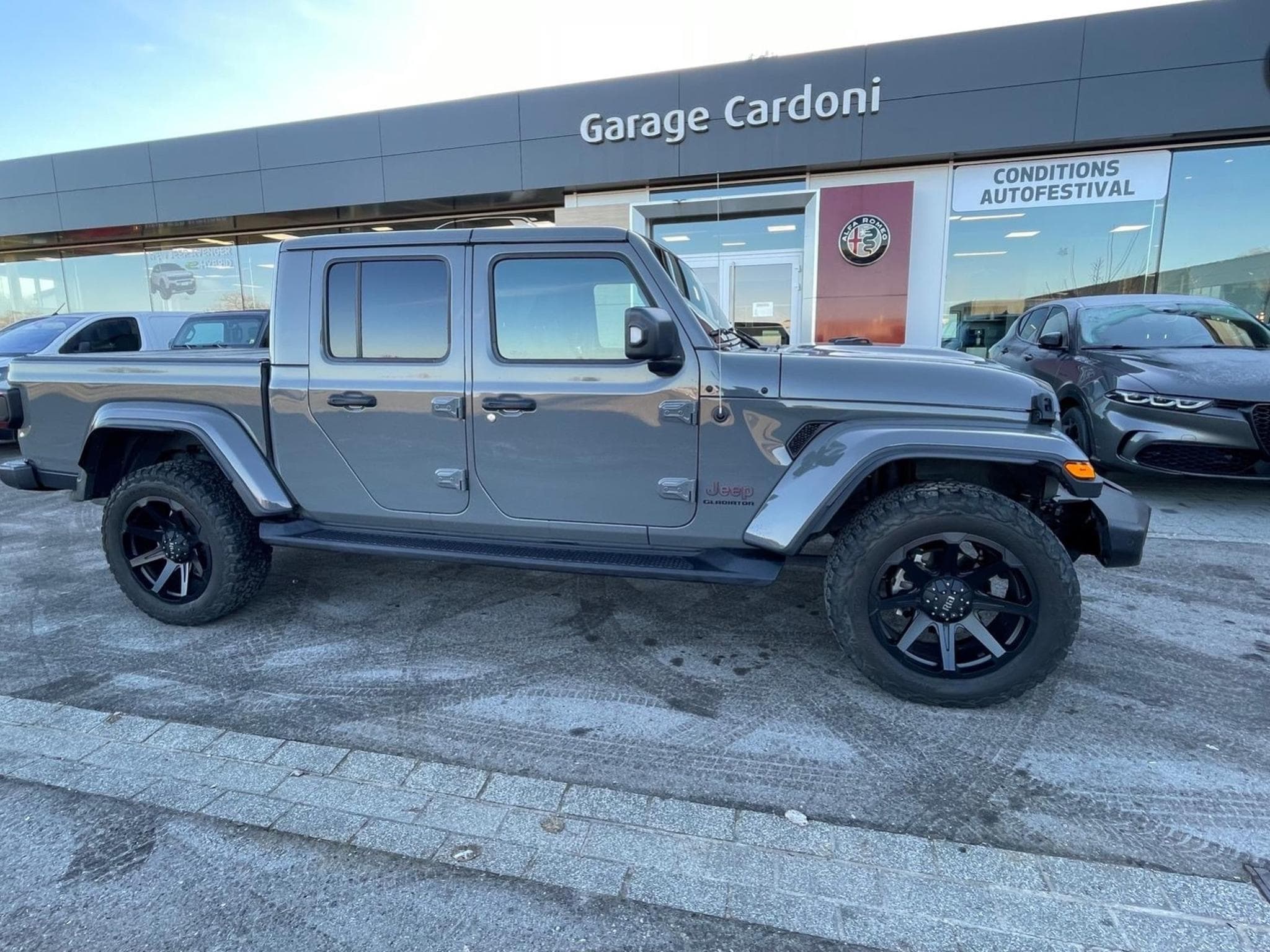 Jeep Gladiator Overland (2022) - Photo 3