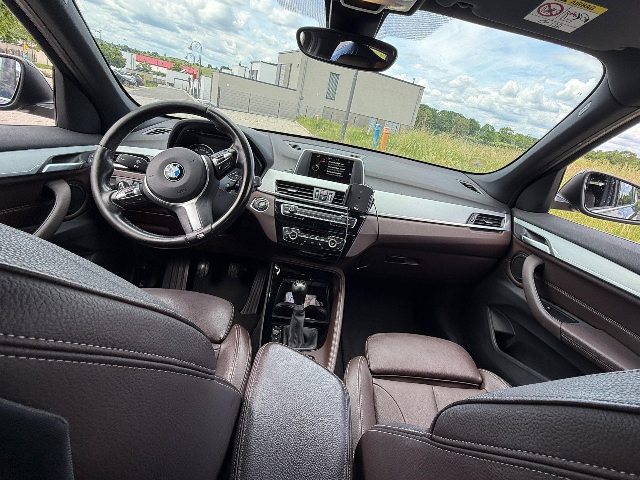 BMW X1 18d Xdrive x-line (2017) - Photo 2