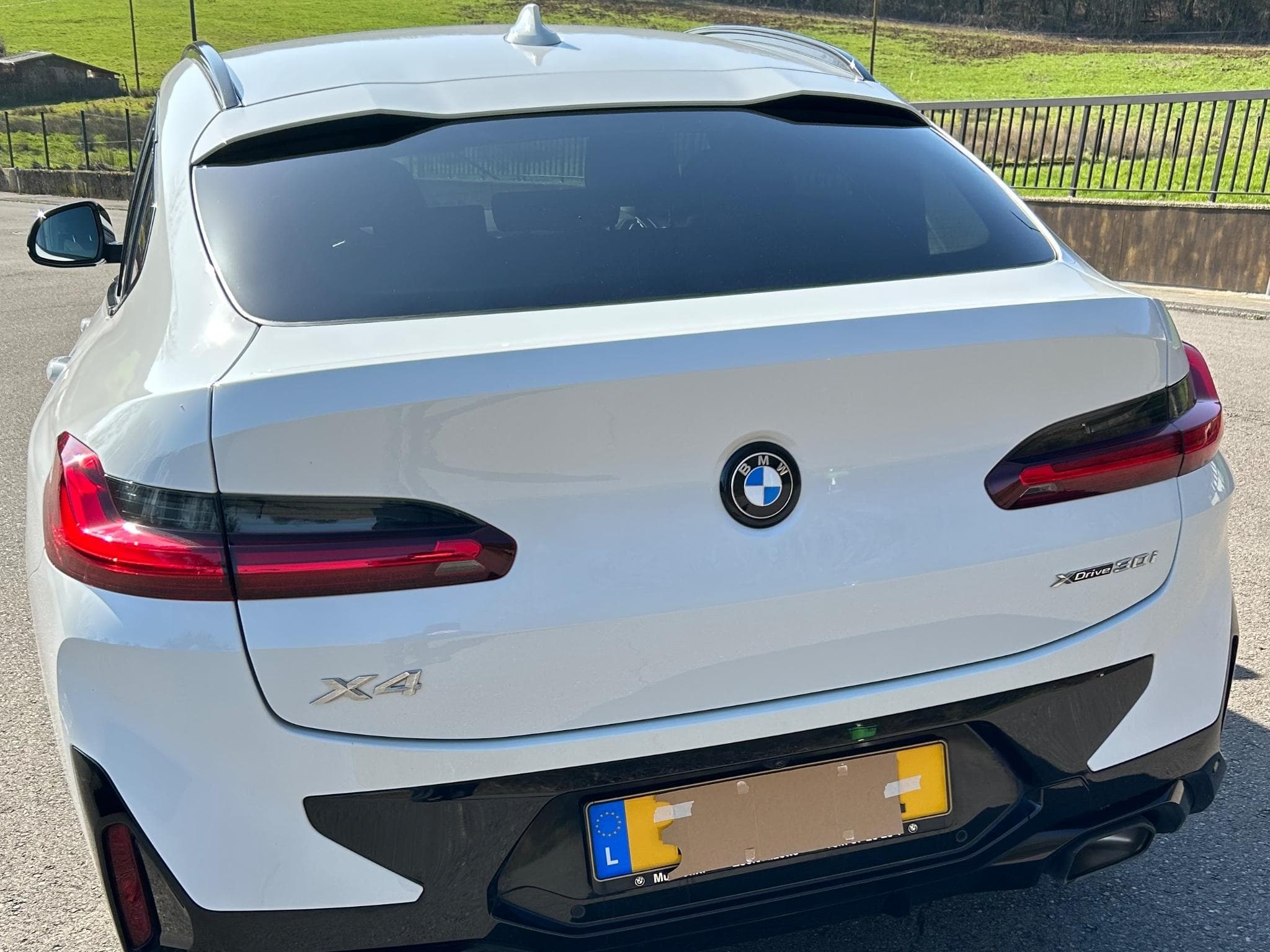 BMW X4M X DRIVE 30i (2022) - Photo 3