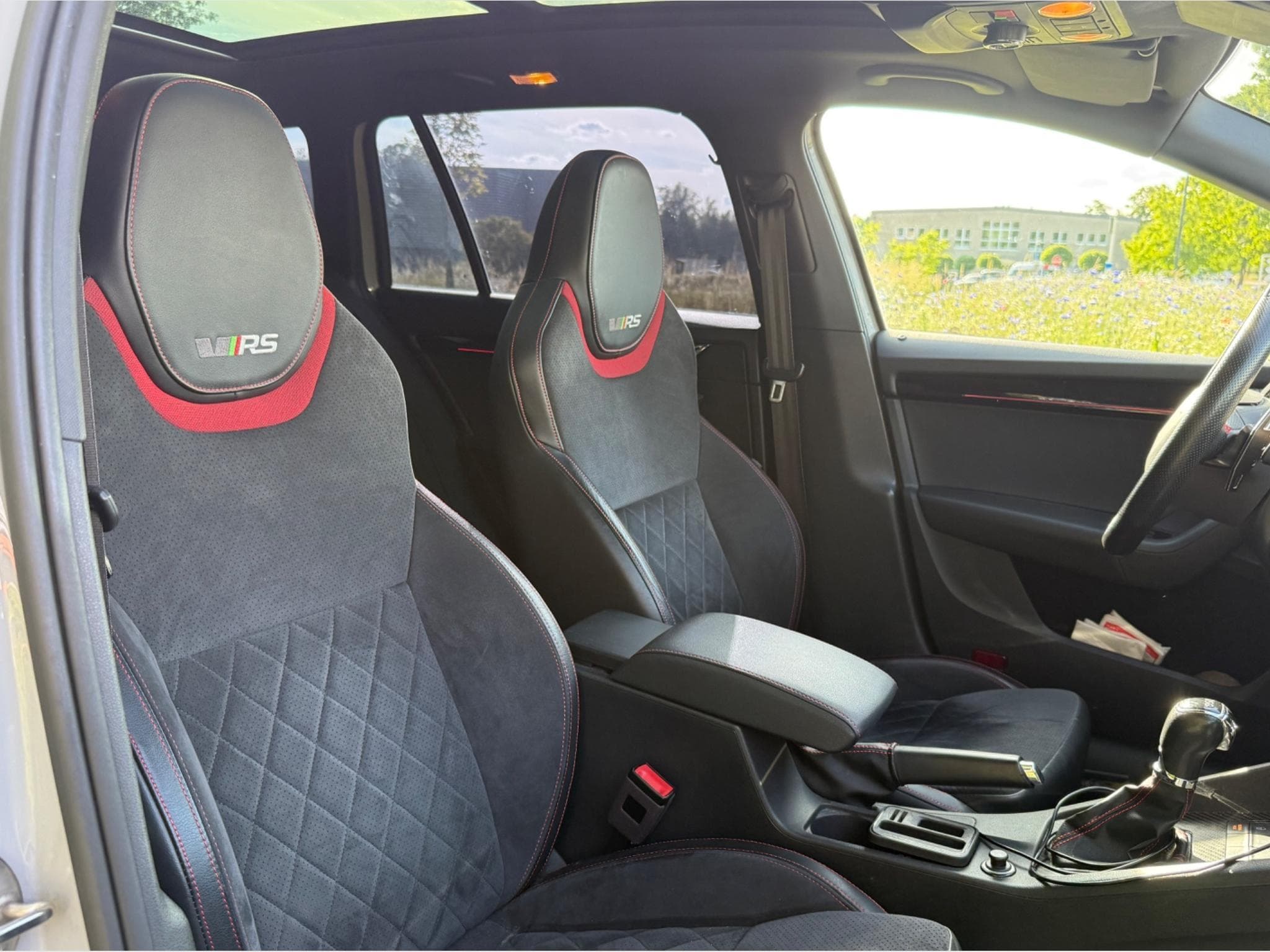 Skoda Octavia RS 245 (2018) - Photo 10