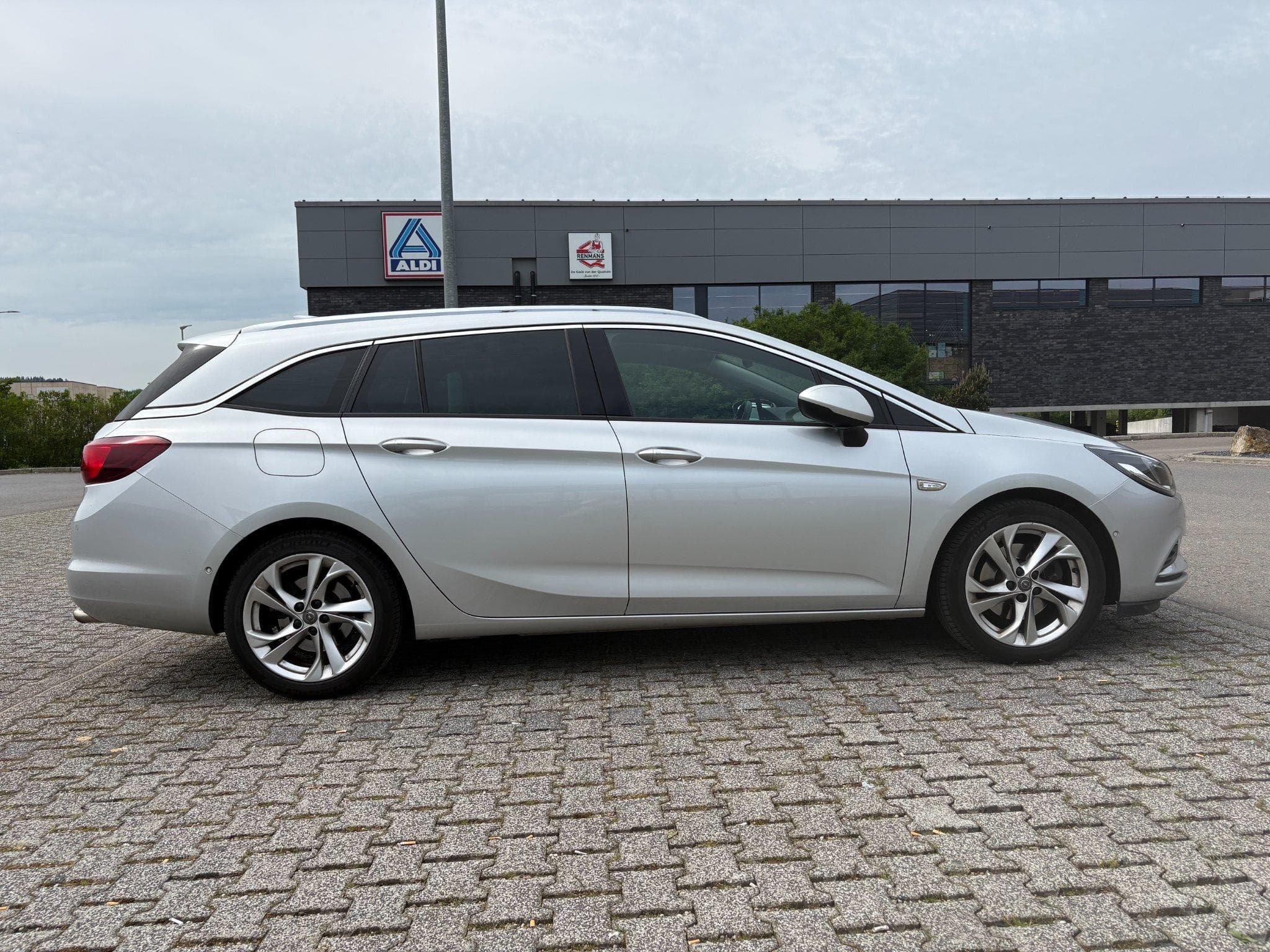 Opel Astra Astra 1.6 Turbo Start/Stop Sports Tourer (2017) - Photo 8