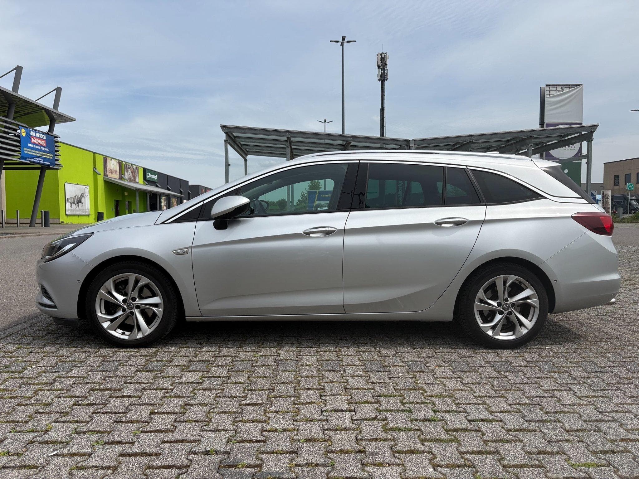 Opel Astra Astra 1.6 Turbo Start/Stop Sports Tourer (2017) - Photo 12